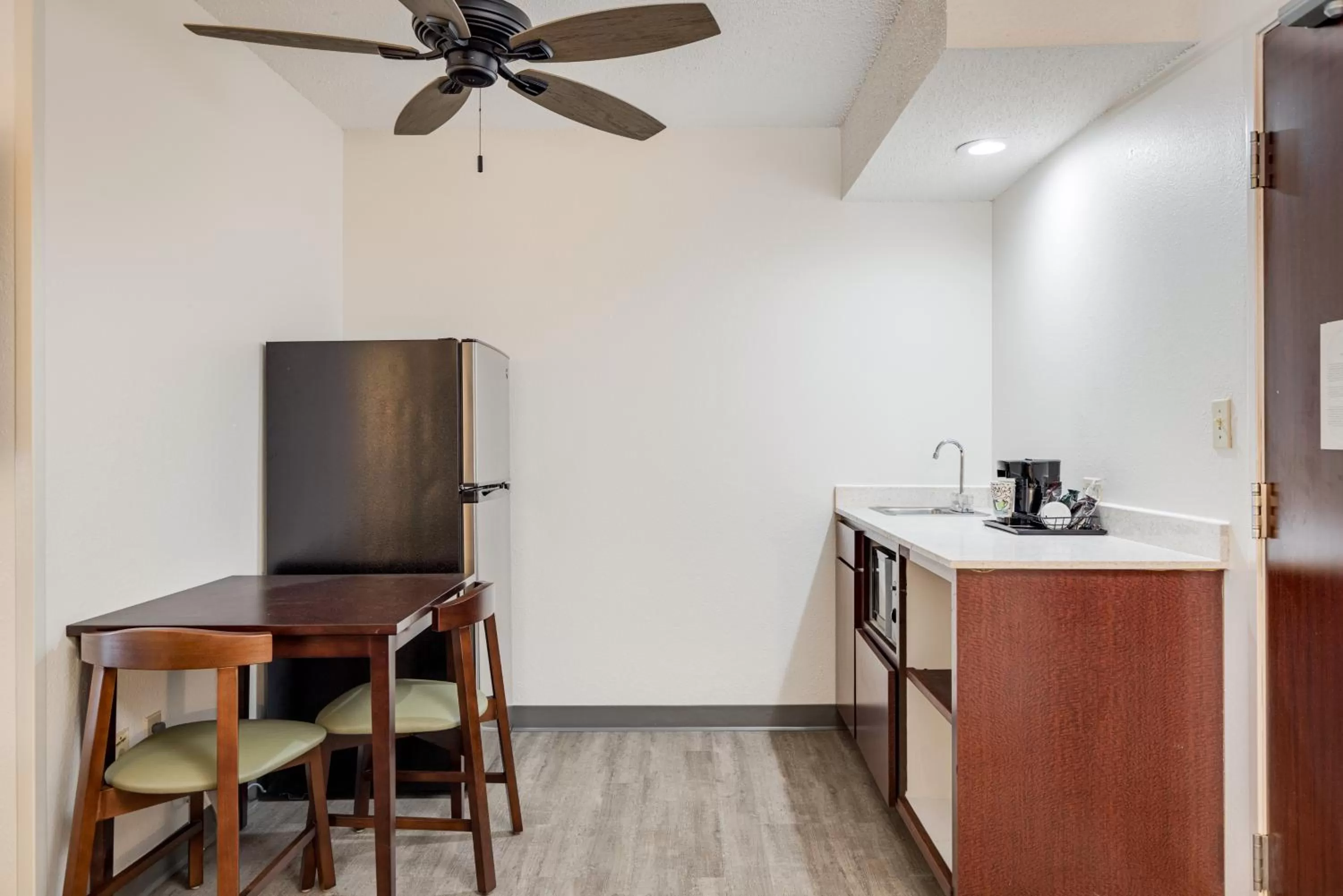 Kitchen or kitchenette in MySuites Lawton