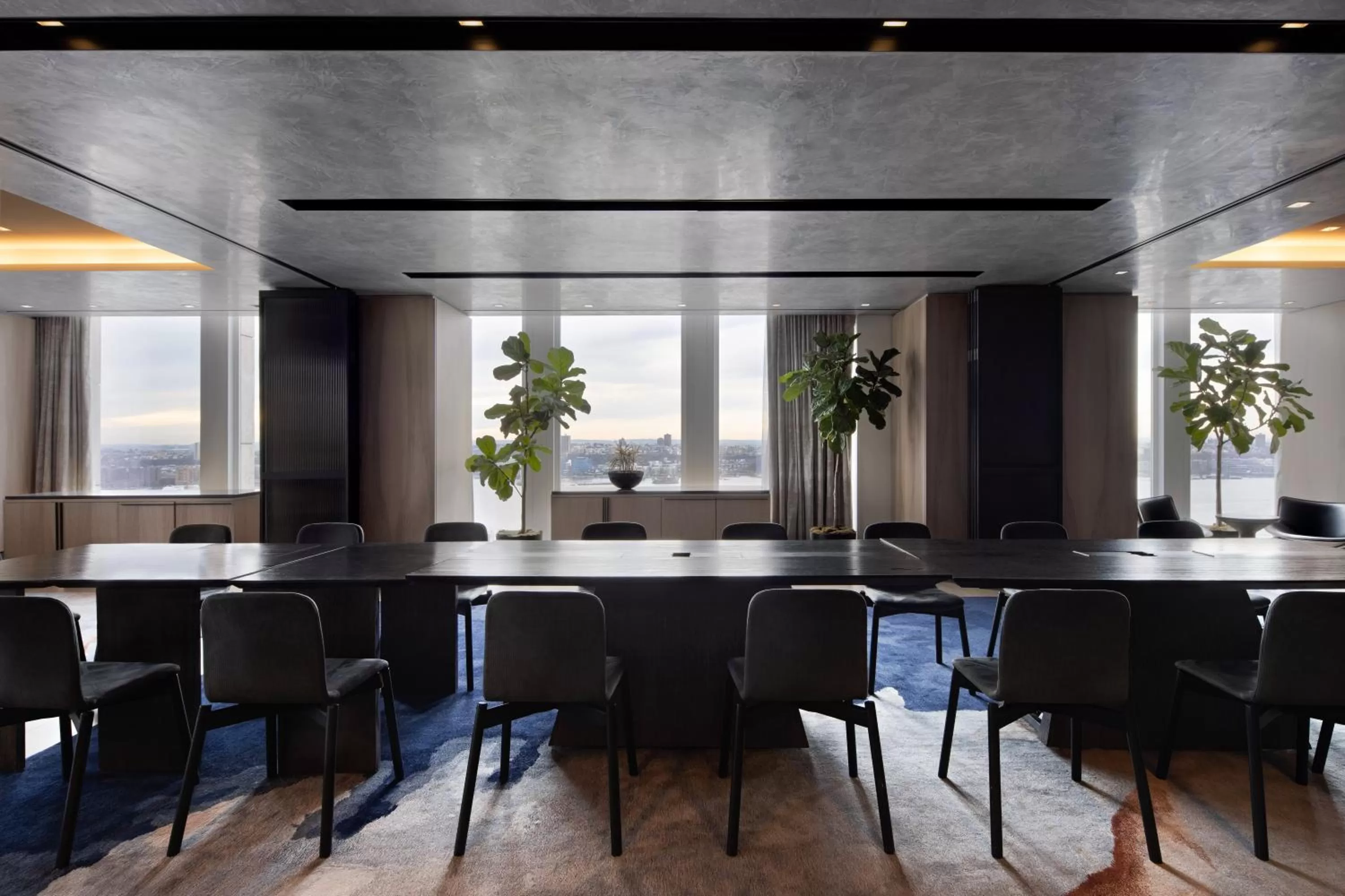 Meeting/conference room in Equinox Hotel New York