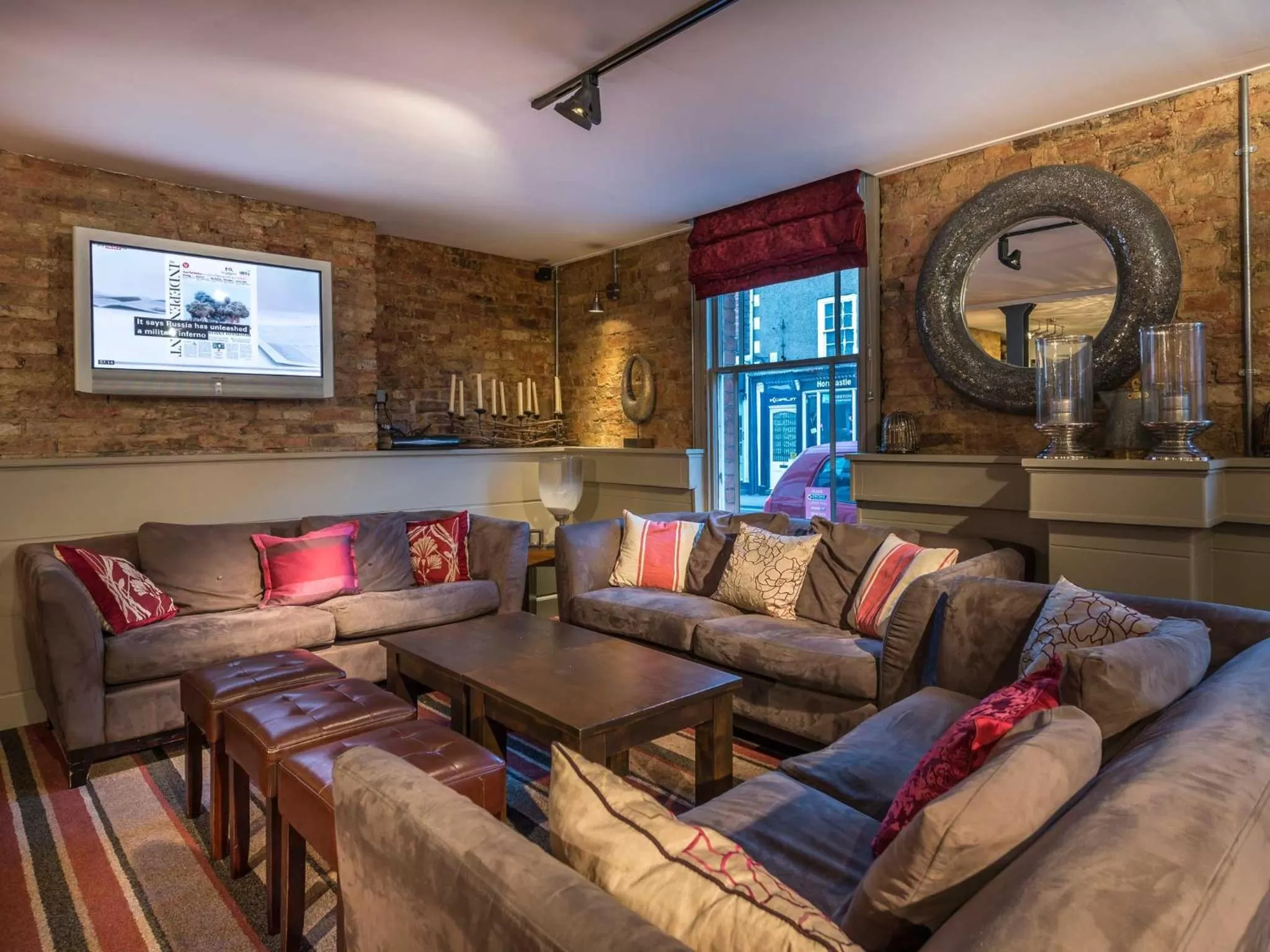 Lounge or bar in The Admiral Rodney Hotel, Horncastle, Lincolnshire - The Coaching Inn Group