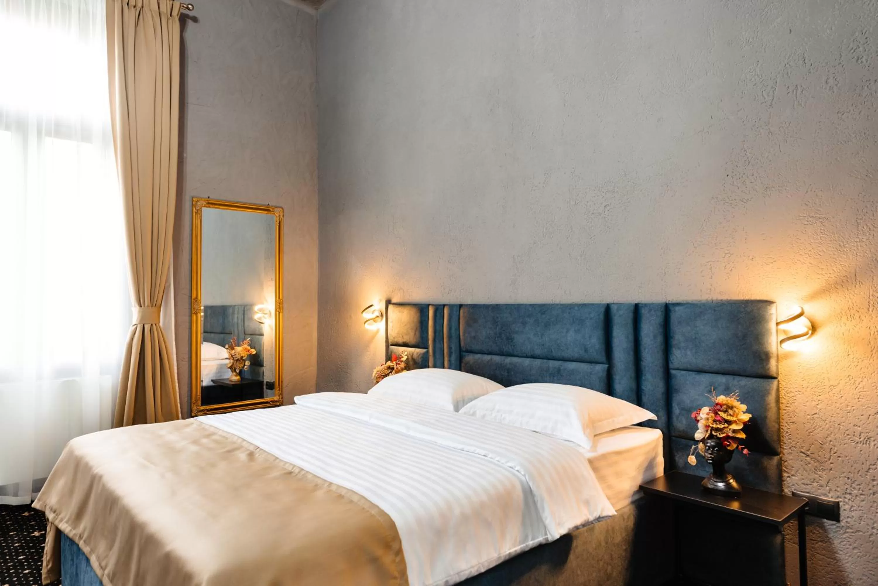 Bed in Palace Bulevard Inn