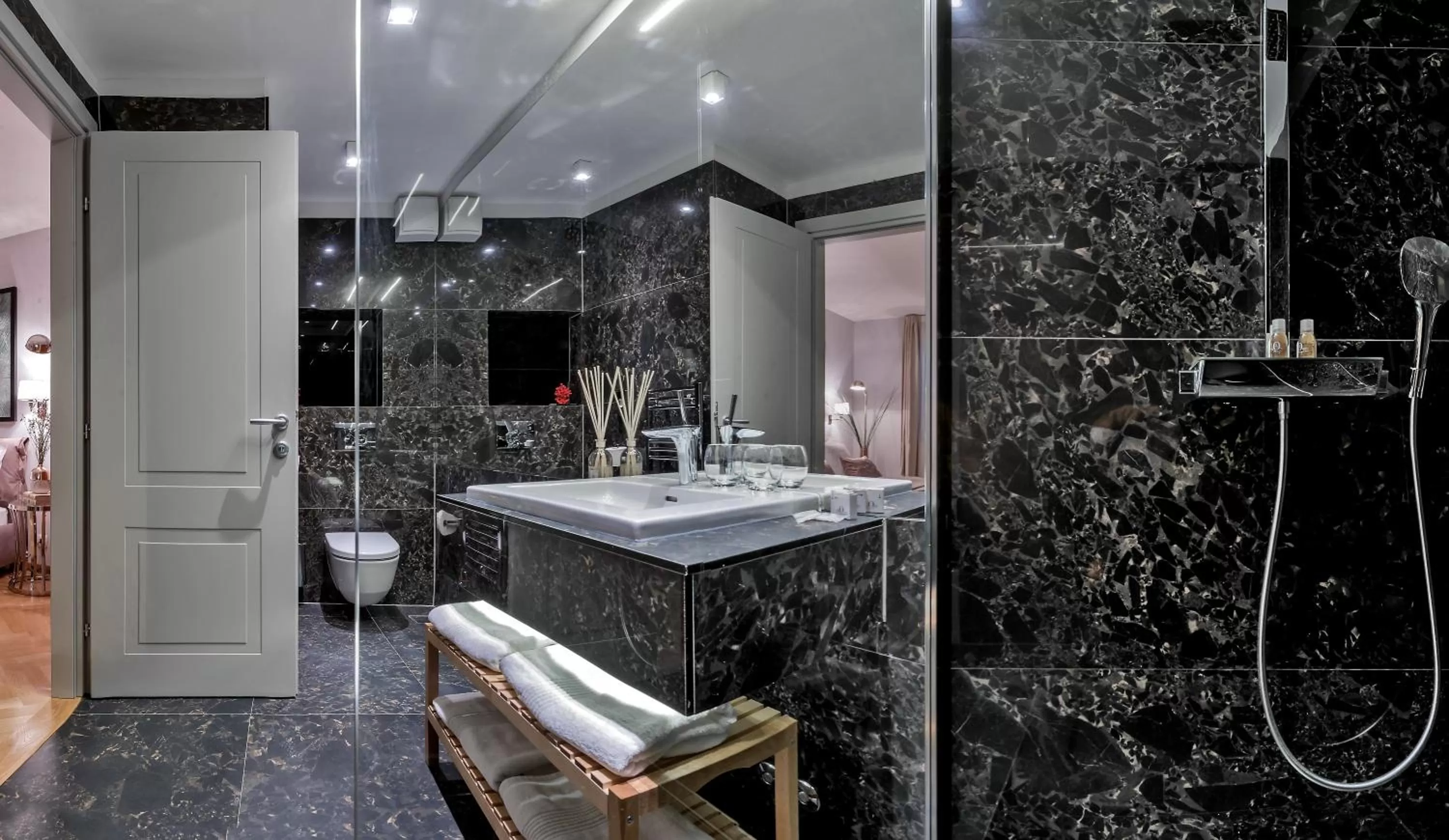 Toilet in Heritage Hotel 19