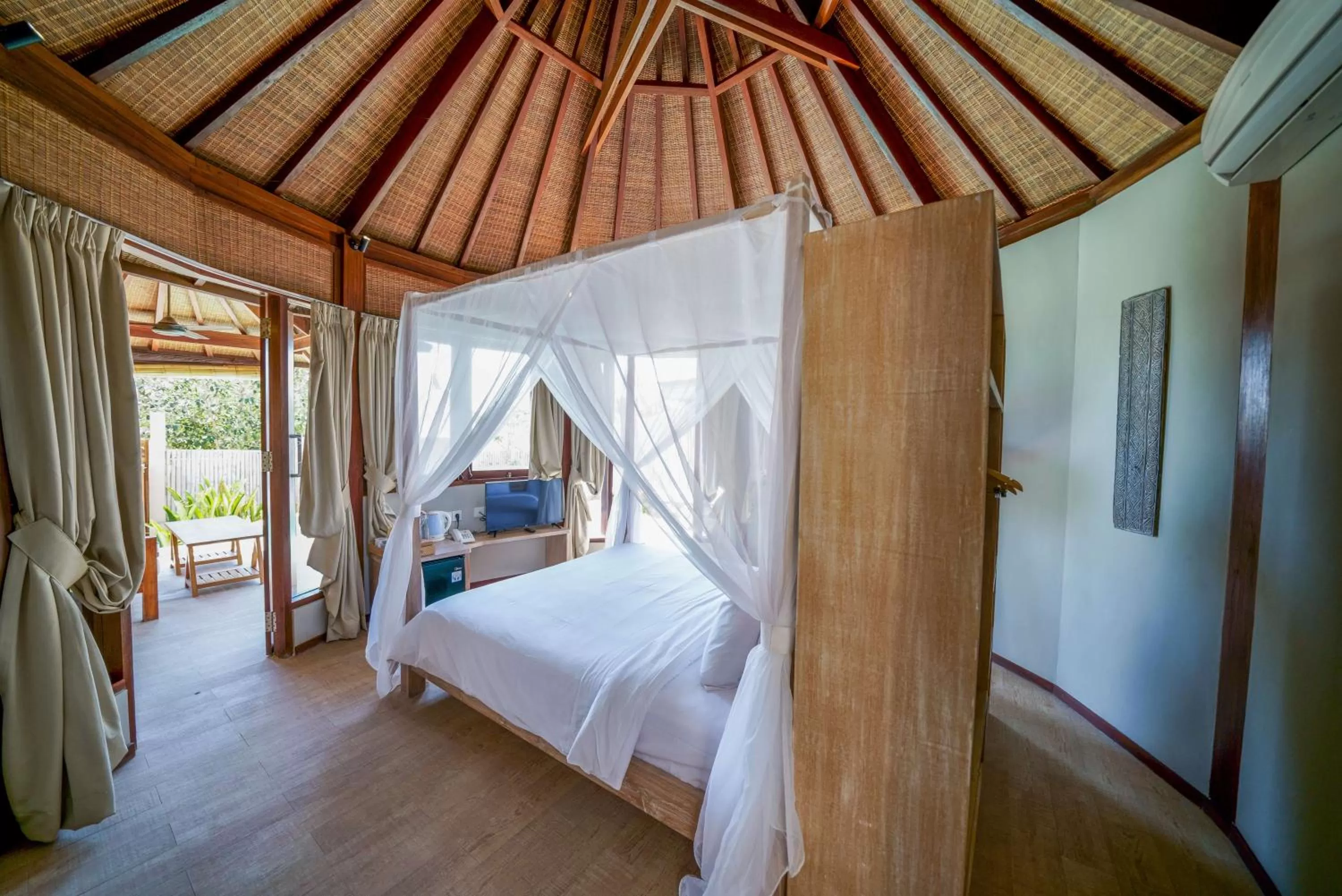 Pool view, Bed in Blue Lagoon Avia Villas