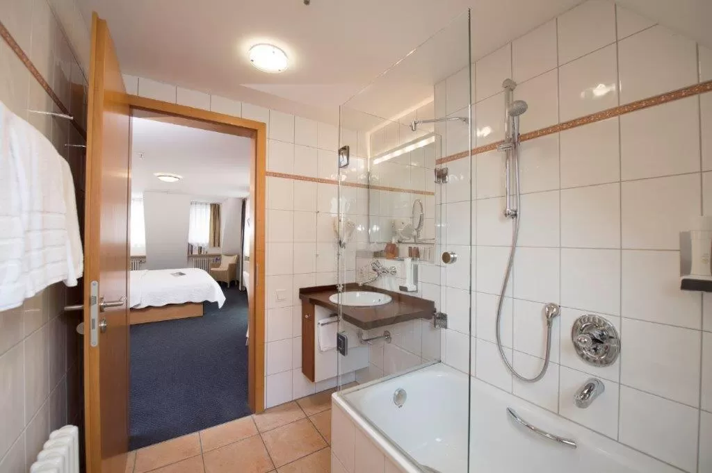 Bathroom, Bed in Hotel-Restaurant Anne-Sophie