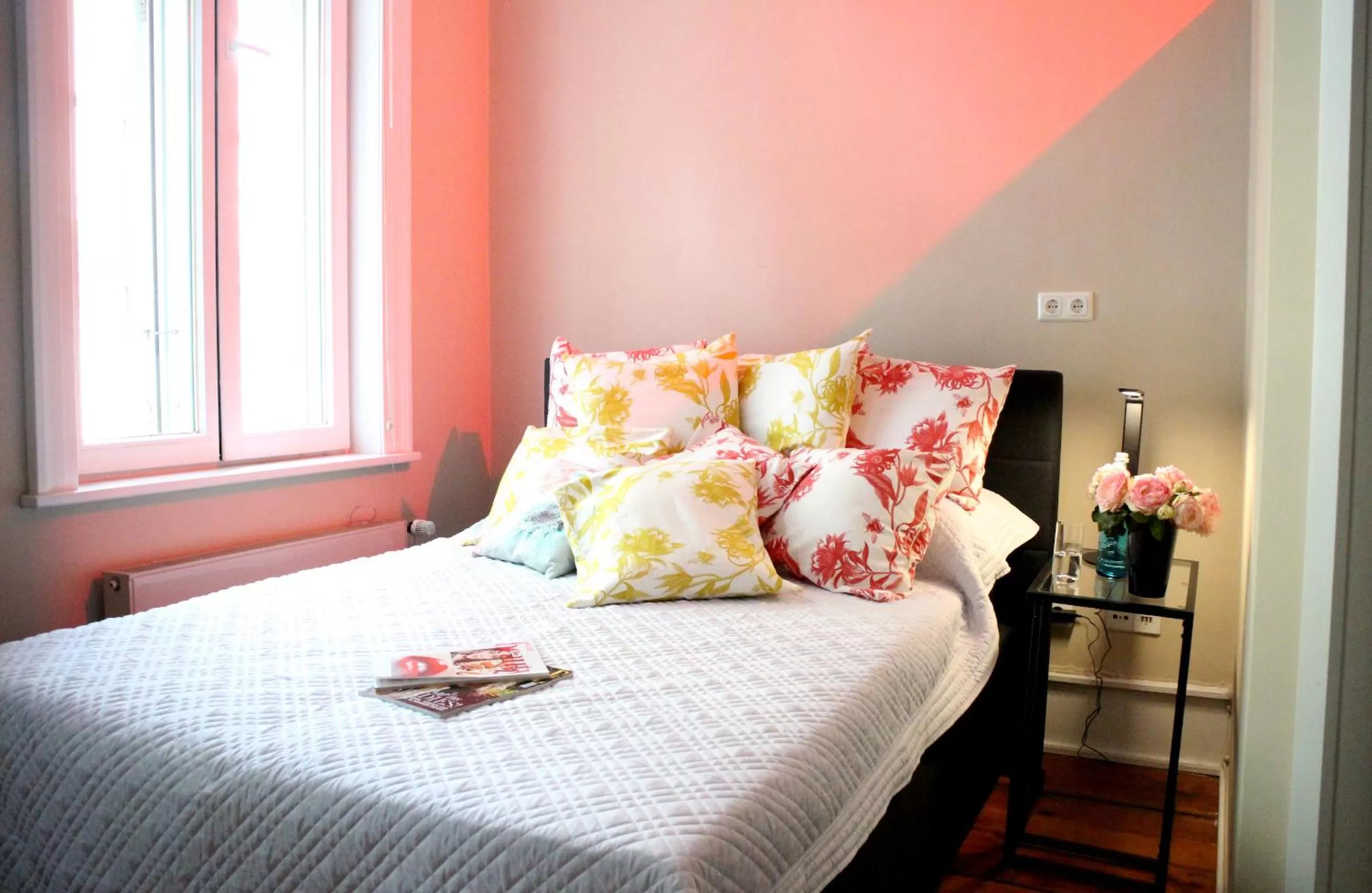 Photo of the whole room, Bed in Central Hotel bel étage