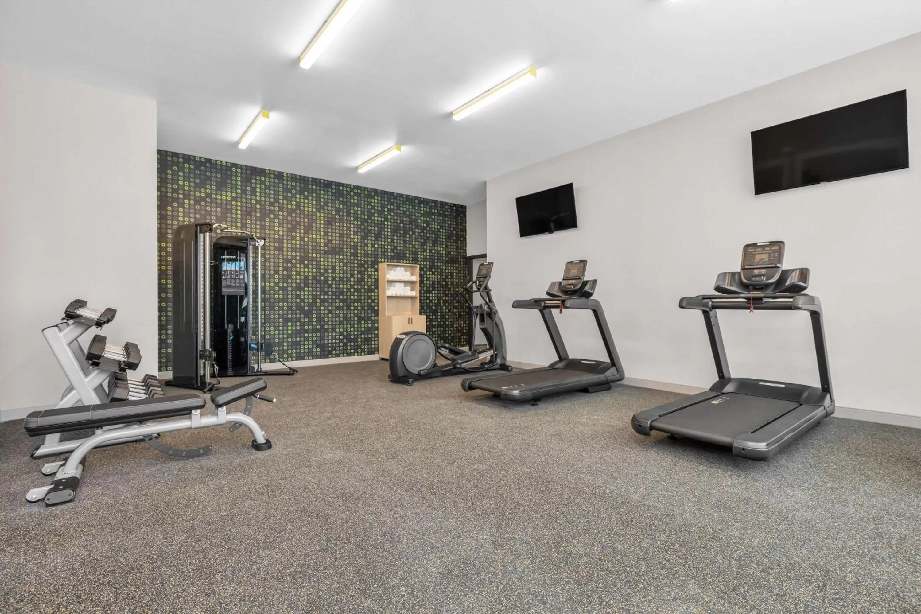 Fitness centre/facilities in La Quinta Inn & Suites by Wyndham San Jose Airport-Downtown