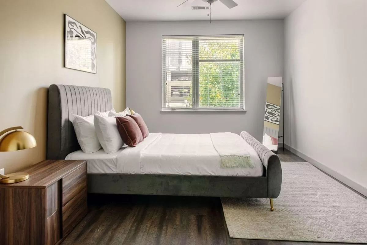 Bed in Placemakr Music Row - Vanderbilt