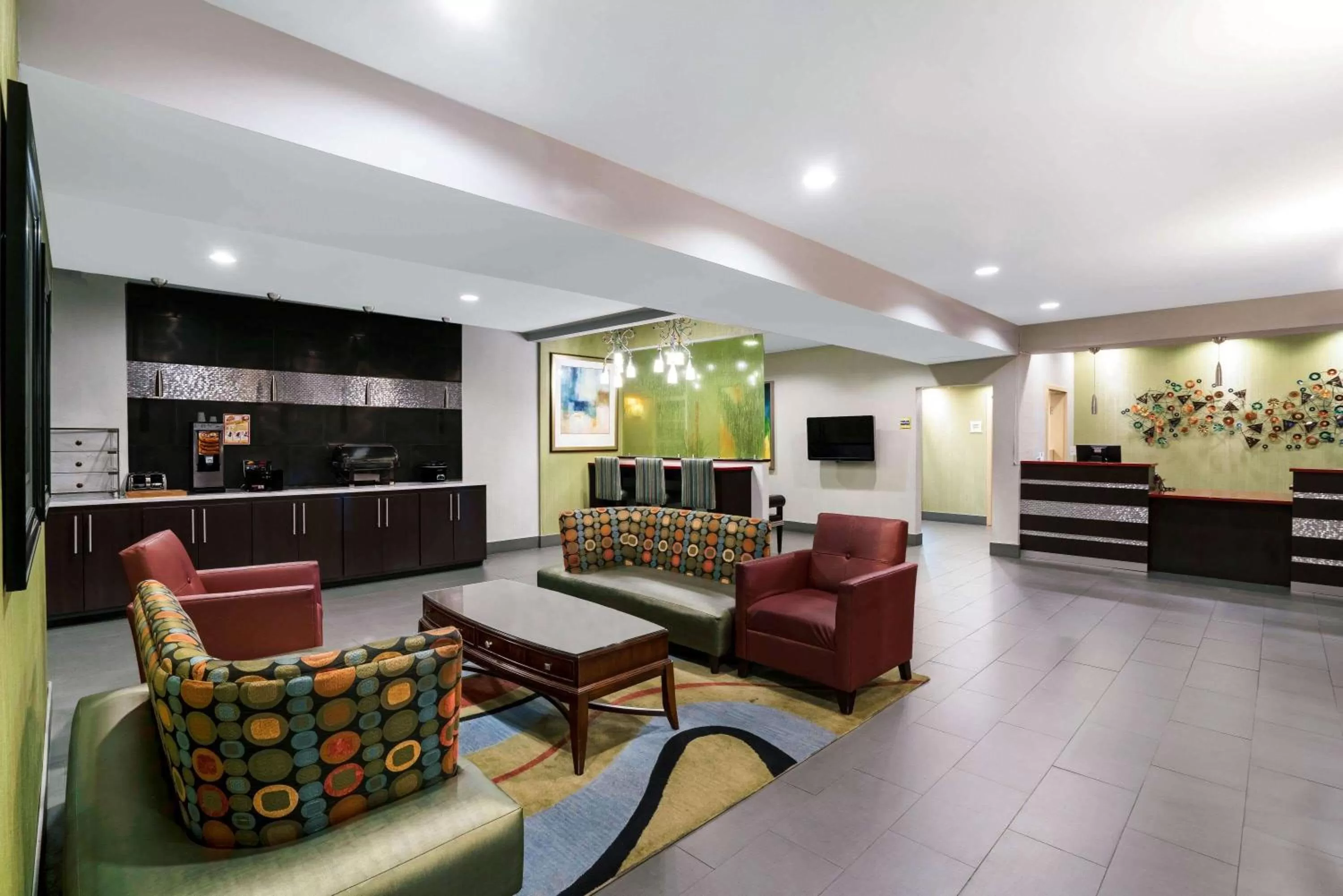 Lobby or reception in La Quinta by Wyndham Lebanon