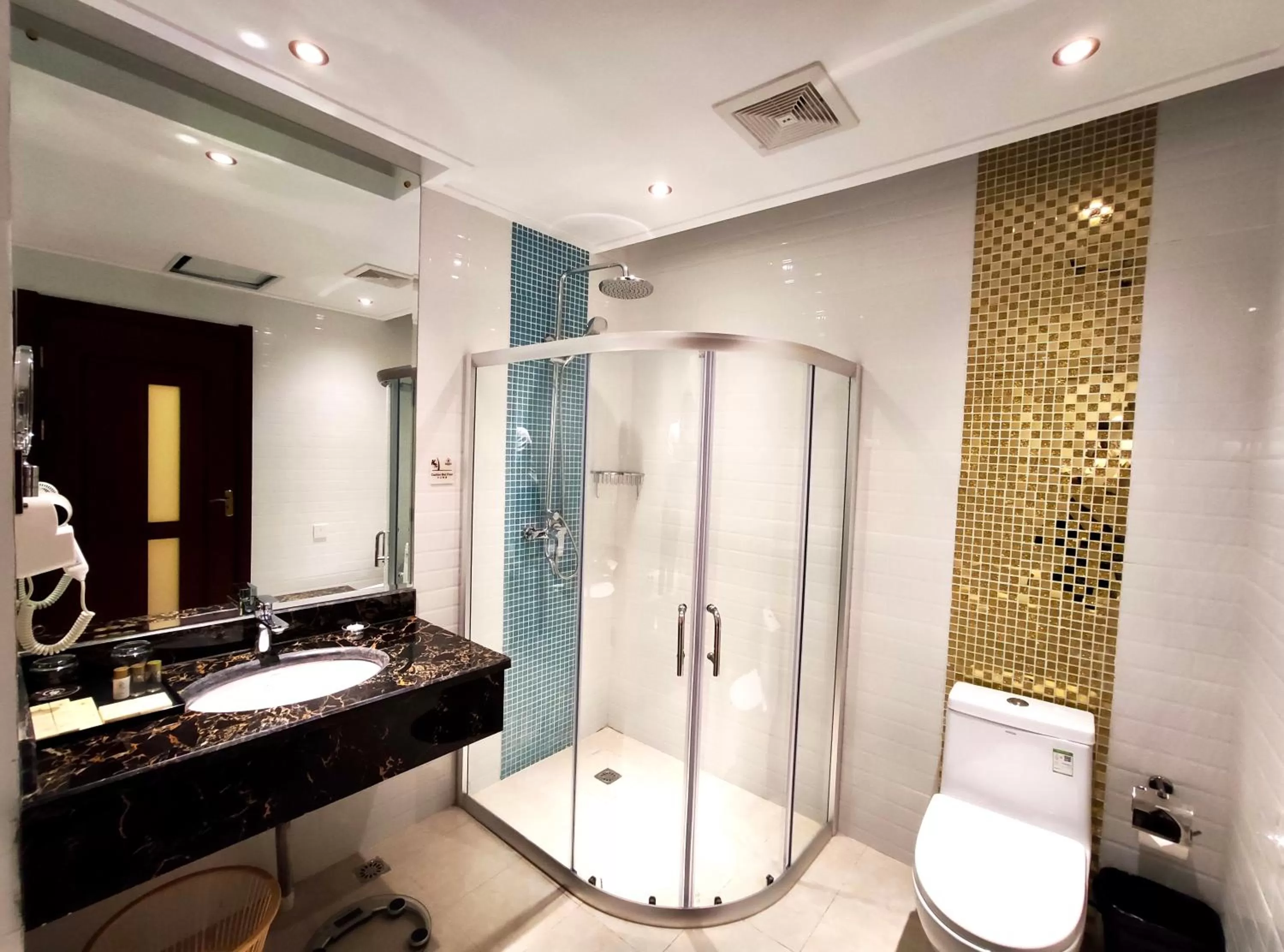 Shower, Bathroom in Golden Peacock Hotel Blantyre