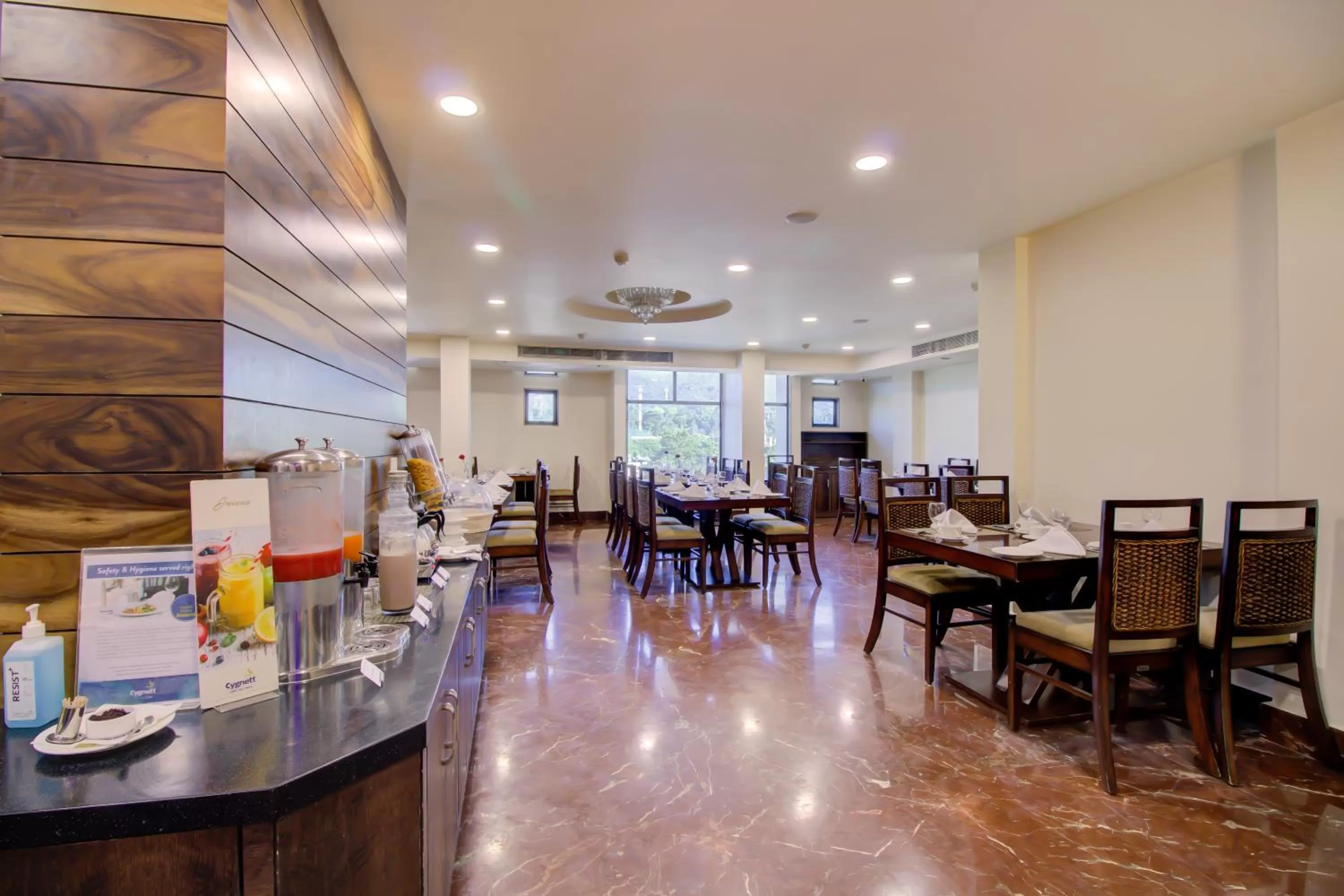 Restaurant/places to eat in Cygnett Inn Trendz