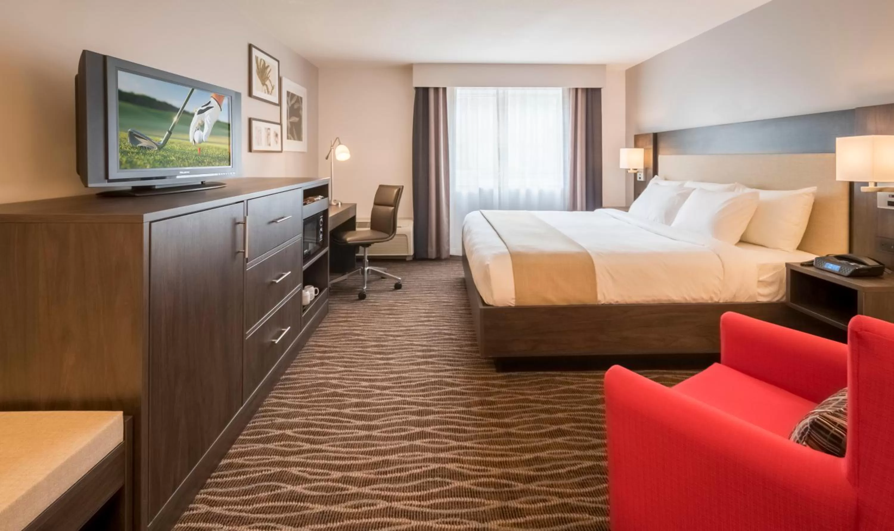 Bedroom, Bed in Country Inn & Suites by Radisson, Rochester-Pittsford-Brighton, NY