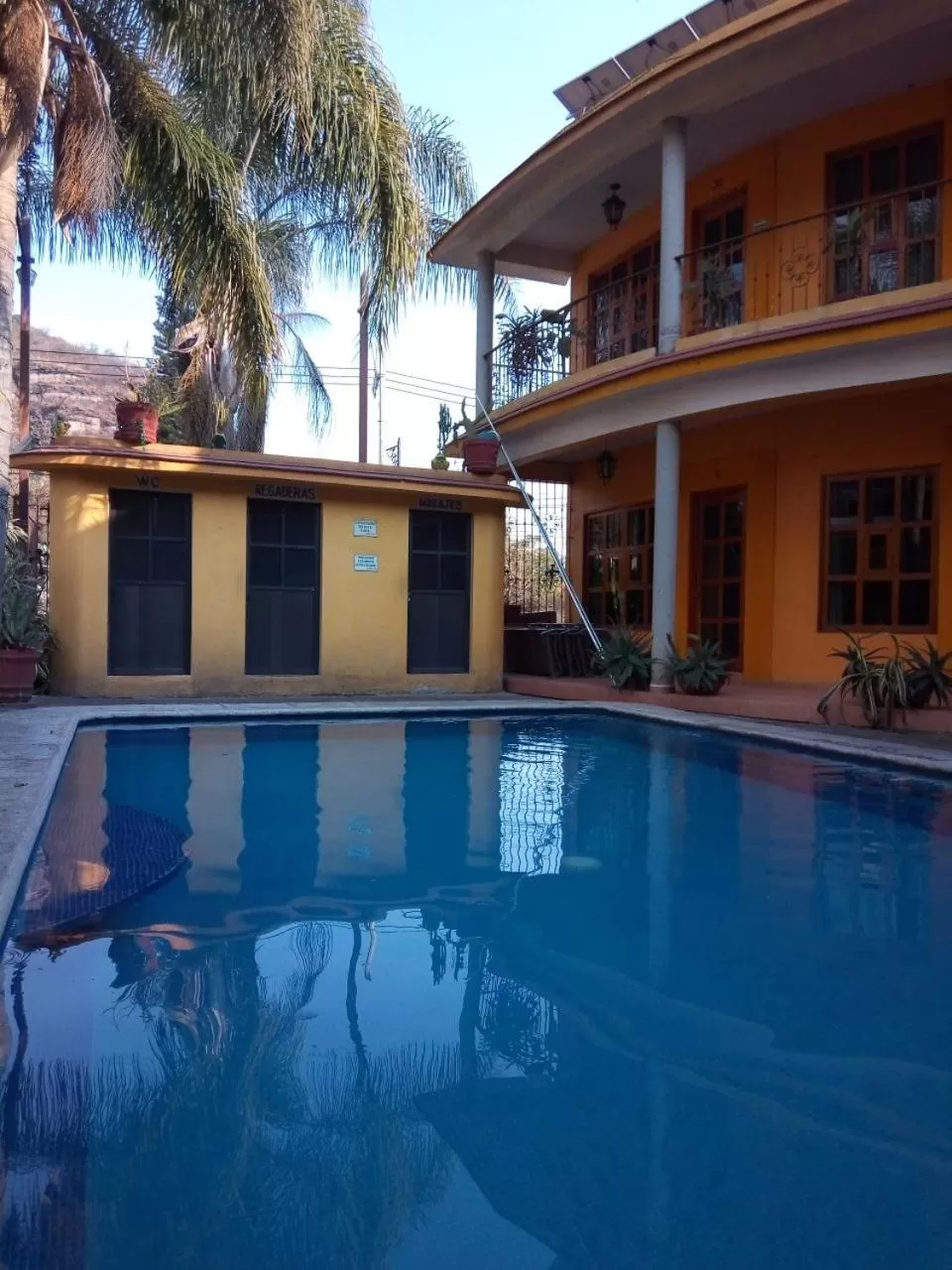 Swimming pool in Hotel Plaza del Sol
