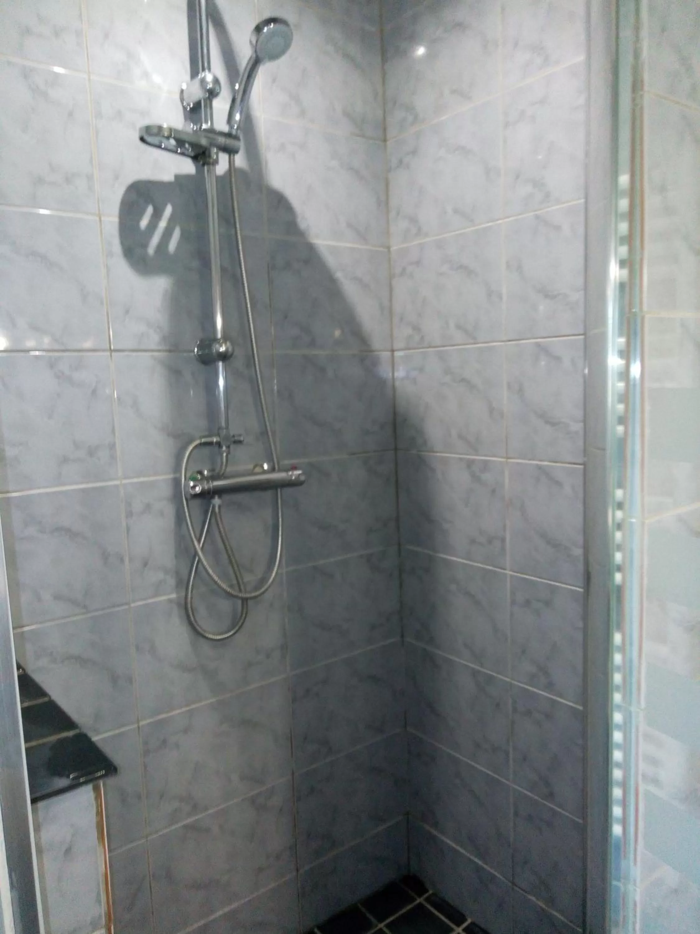 Bathroom in la chambre du clos Barriant