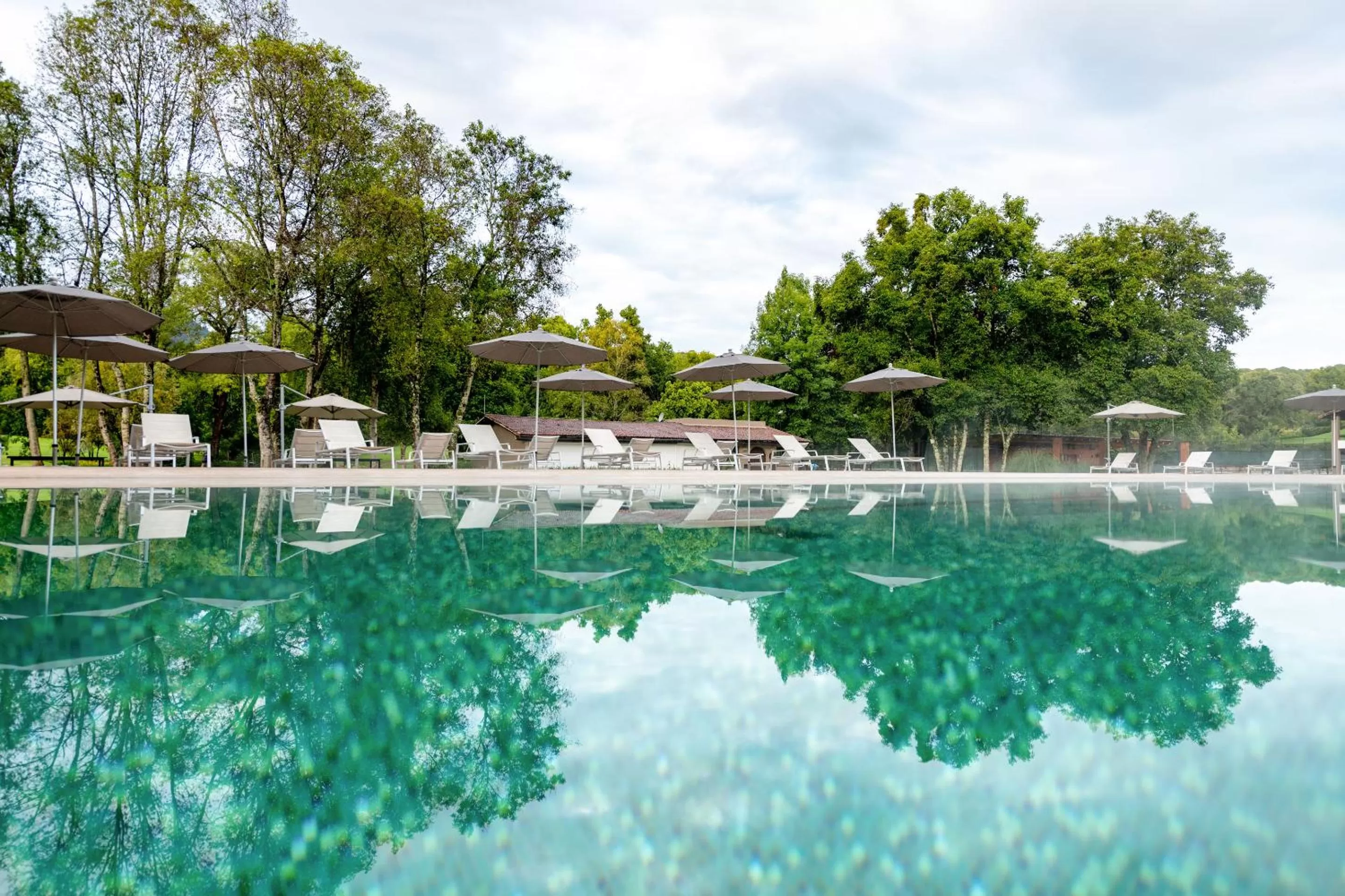Swimming pool in Hotel Avandaro Golf & Spa Resort