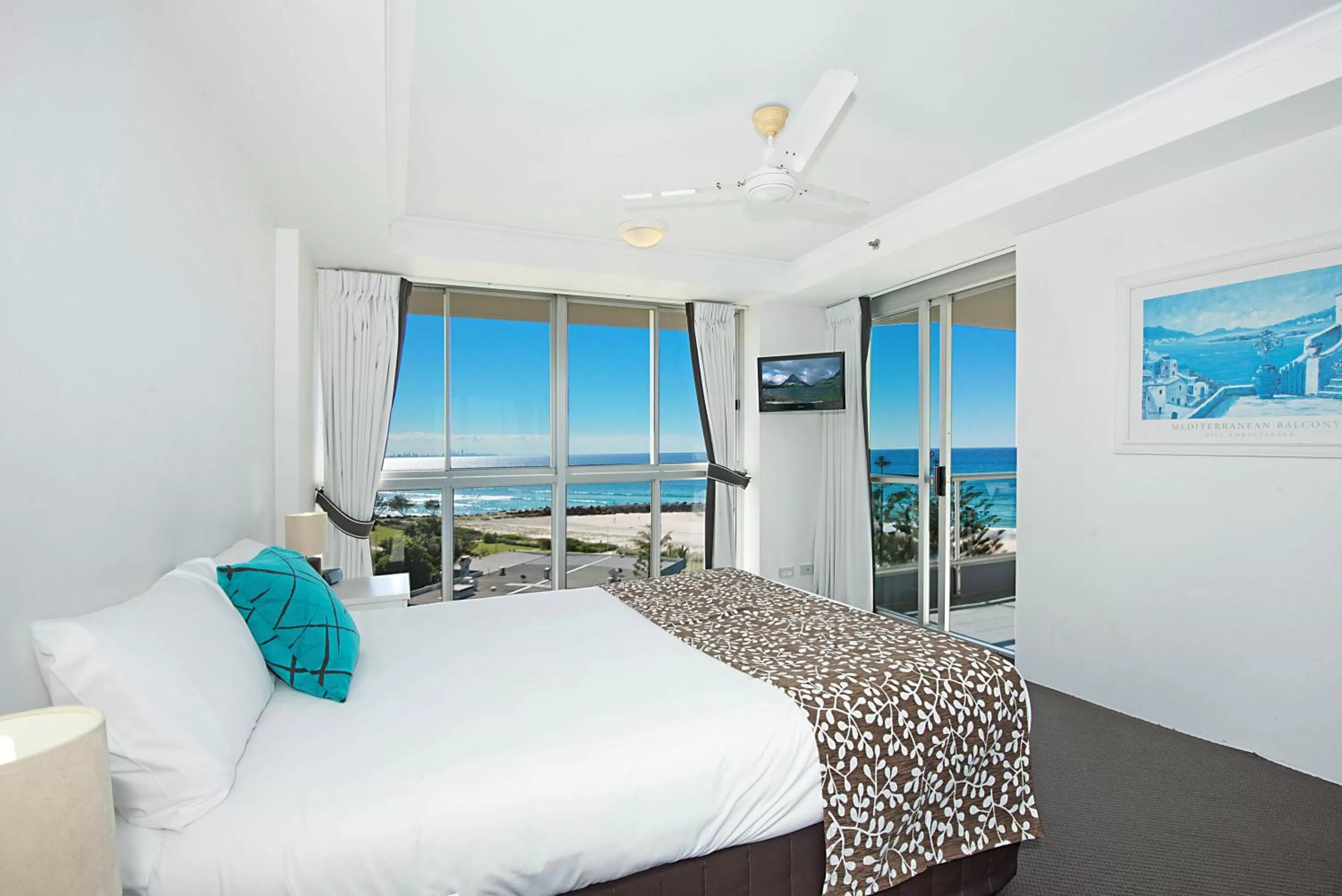 View (from property/room), Bed in ULTIQA Points North