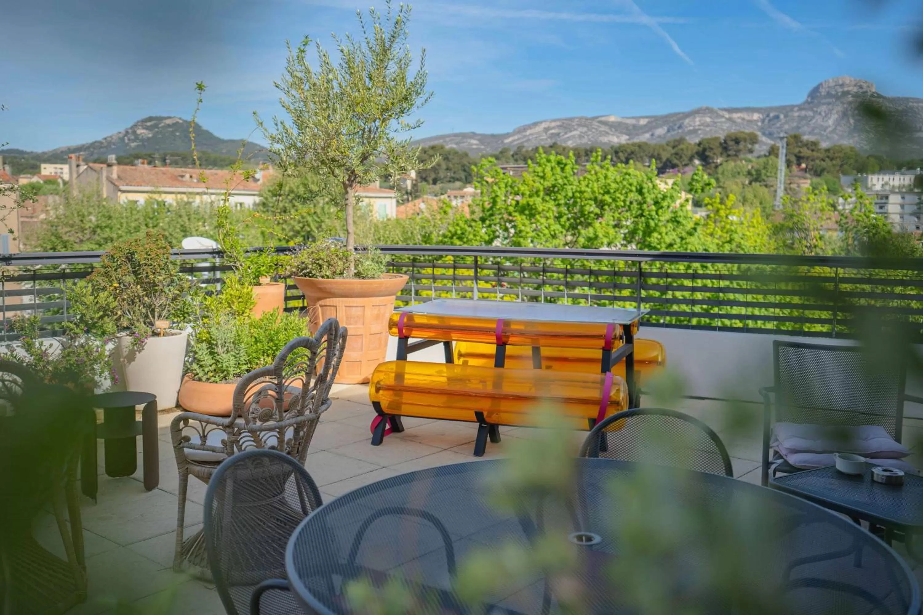 Lounge or bar in Best Western Linko Aubagne