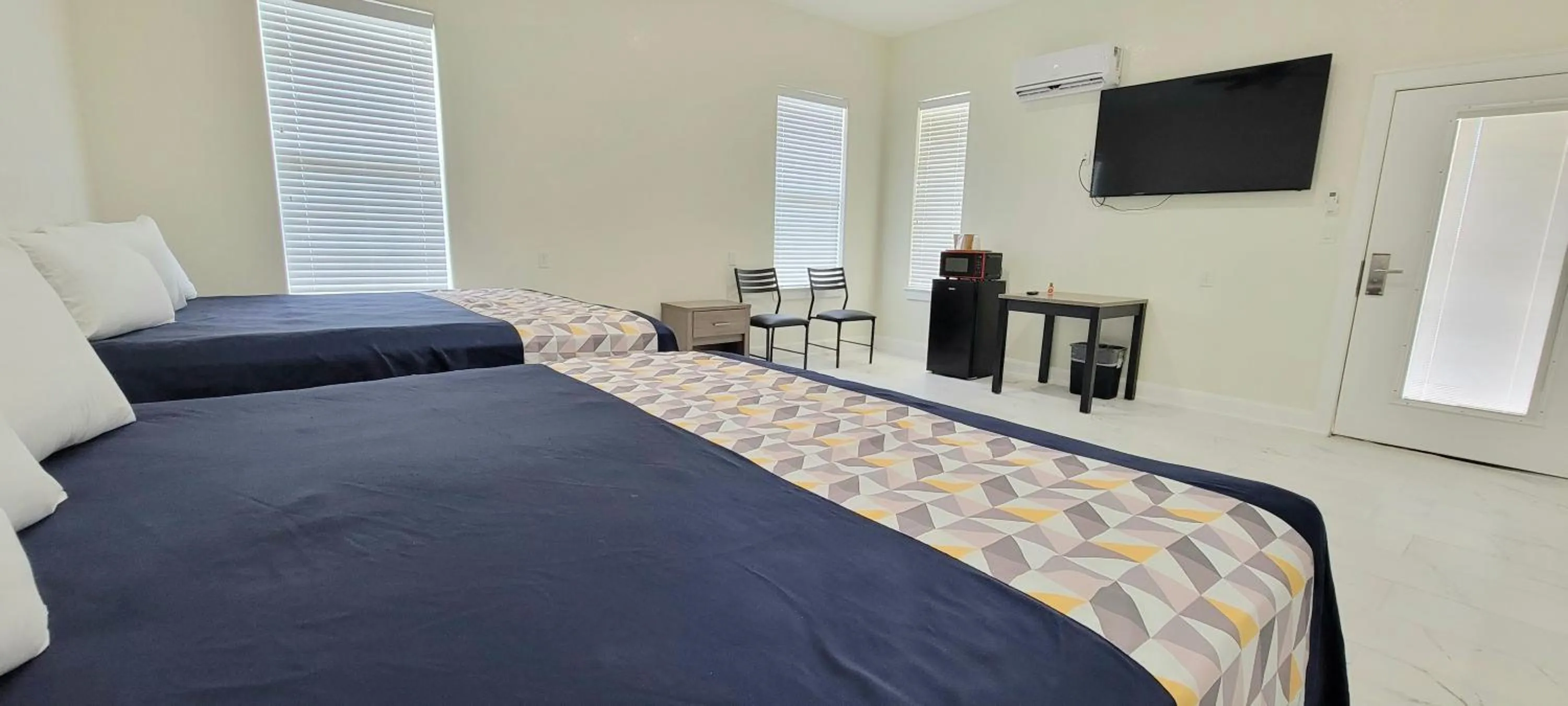 Bed in Lighthouse Inn