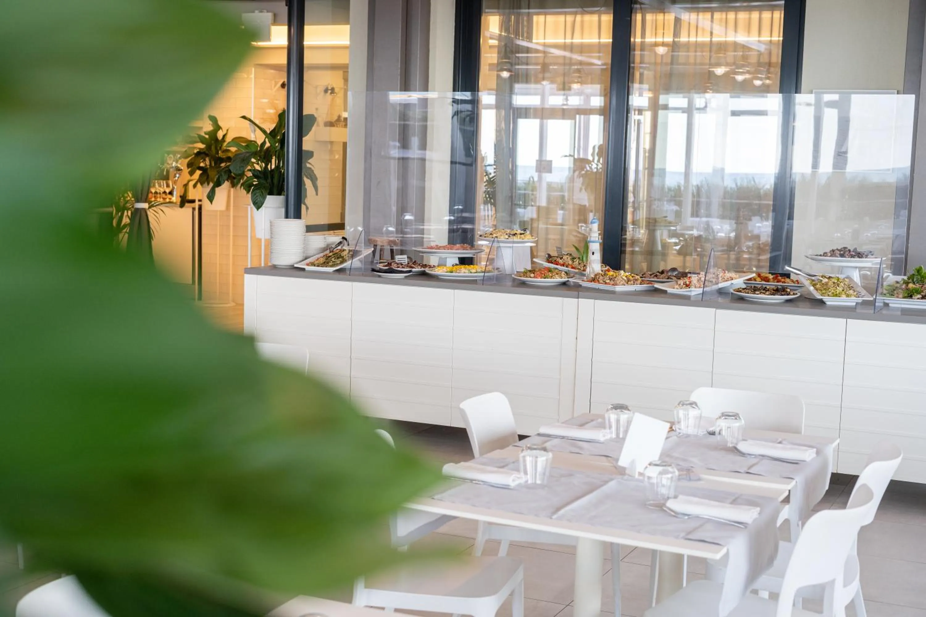 Restaurant/places to eat in Nautilus Family Hotel