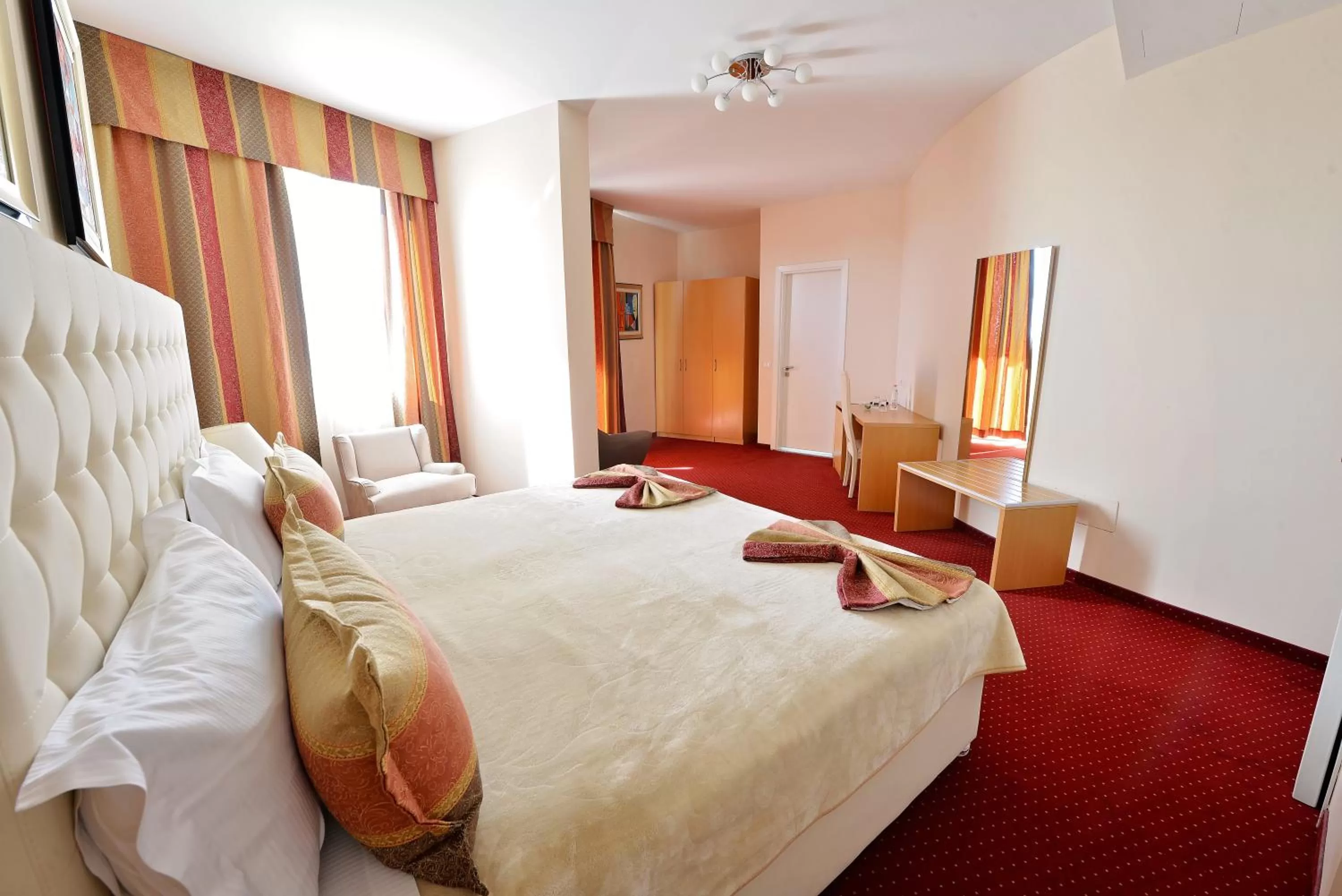 Photo of the whole room, Bed in Jolly Hotel