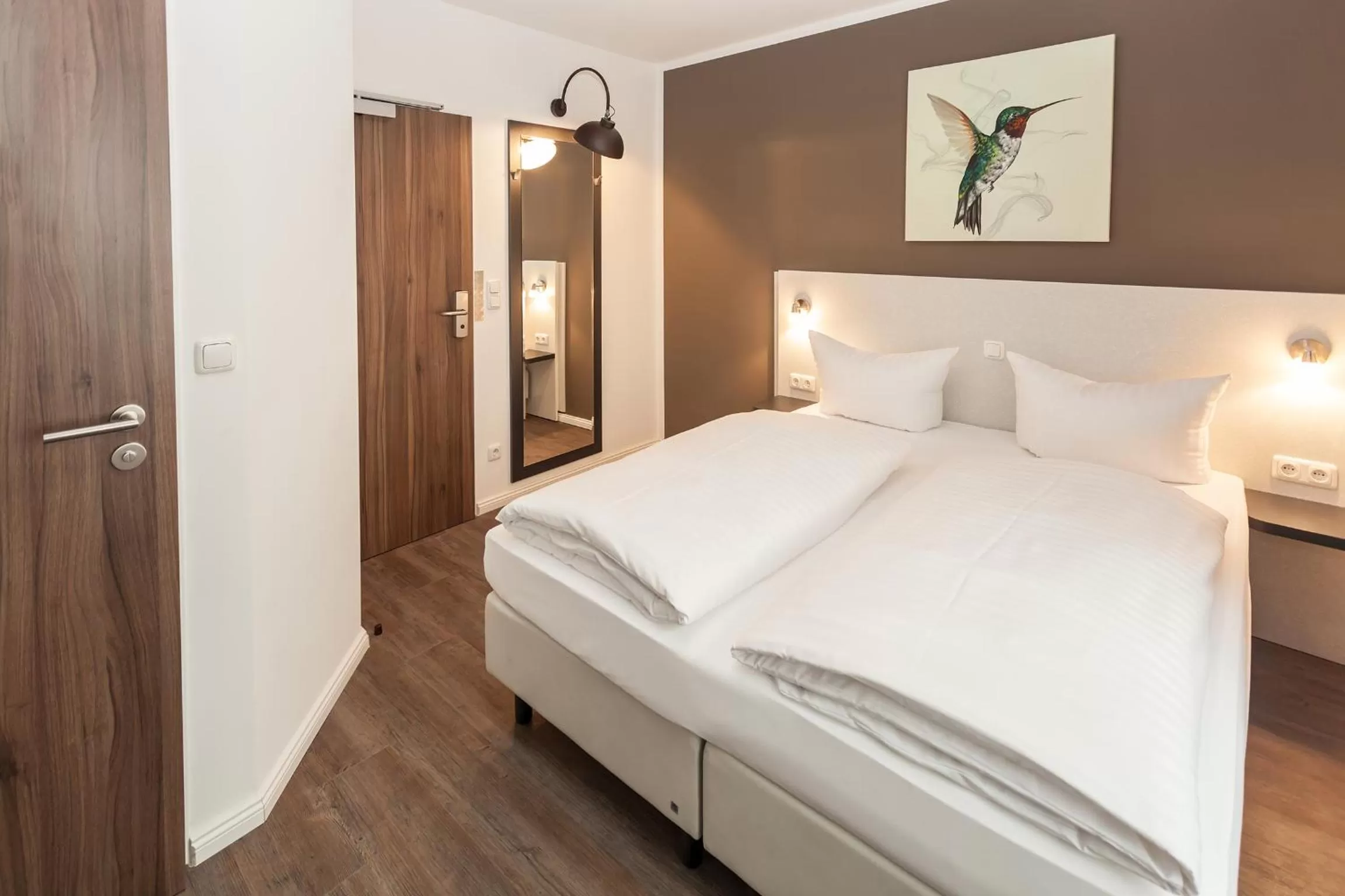 Photo of the whole room, Bed in Hotel West