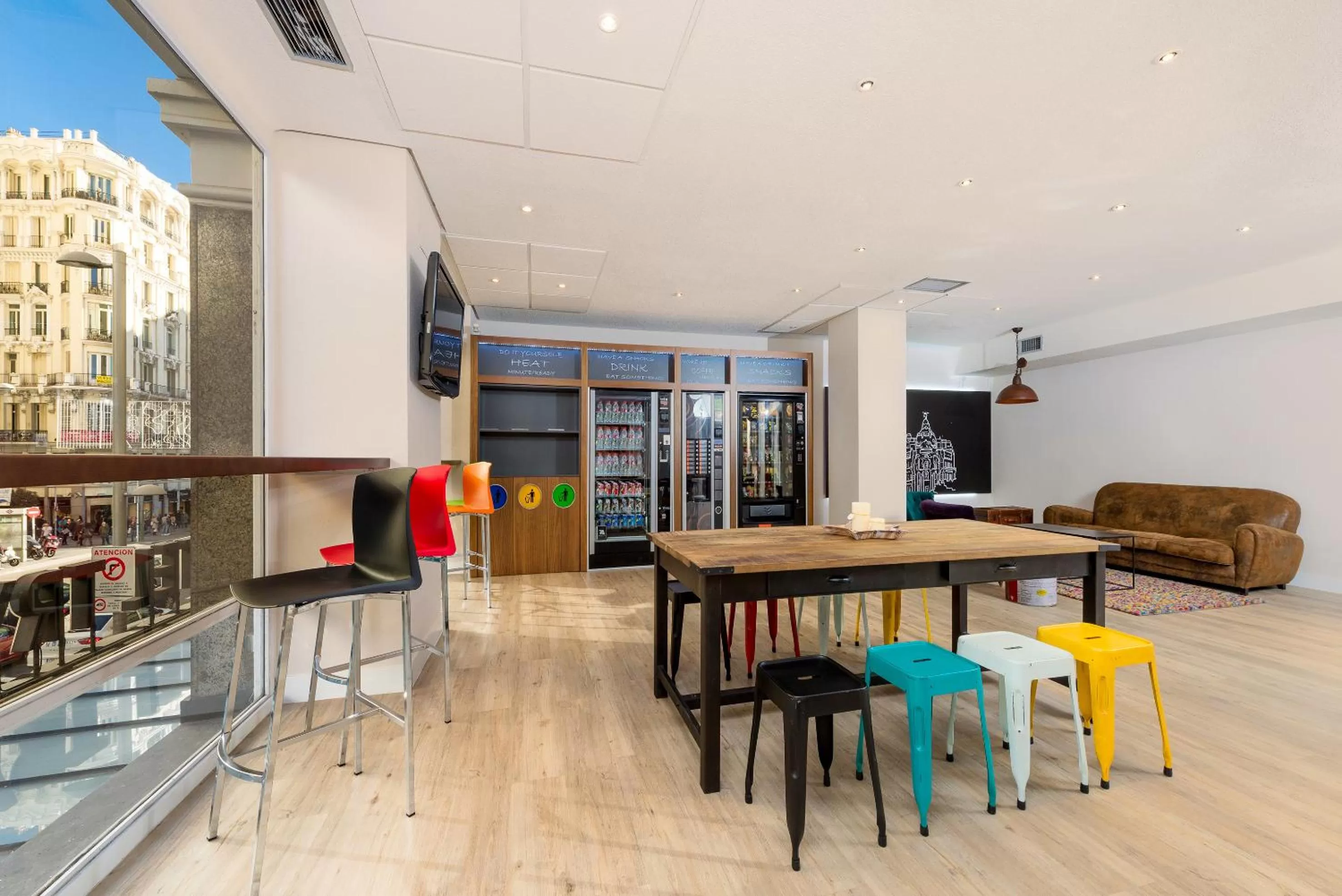 Communal lounge/ TV room in Hotel Madrid Gran Via 25, Affiliated by Meliá