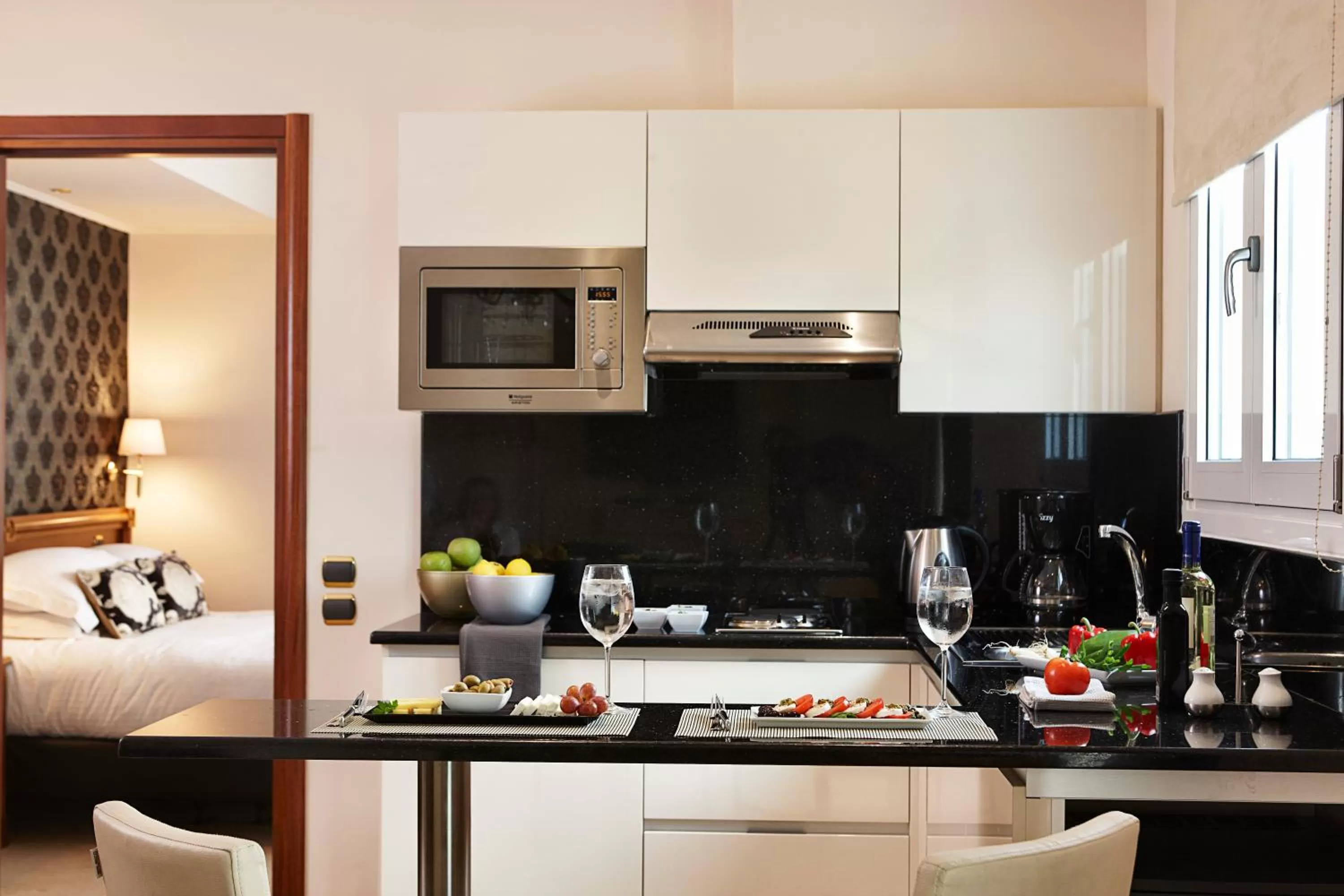 Coffee/tea facilities in Ava Hotel and Suites