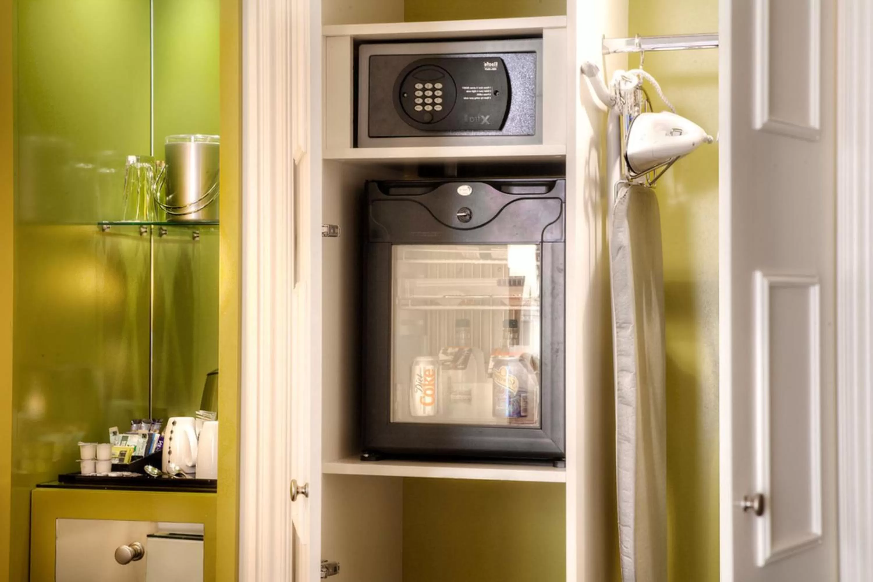 Photo of the whole room in Hotel Indigo Glasgow by IHG