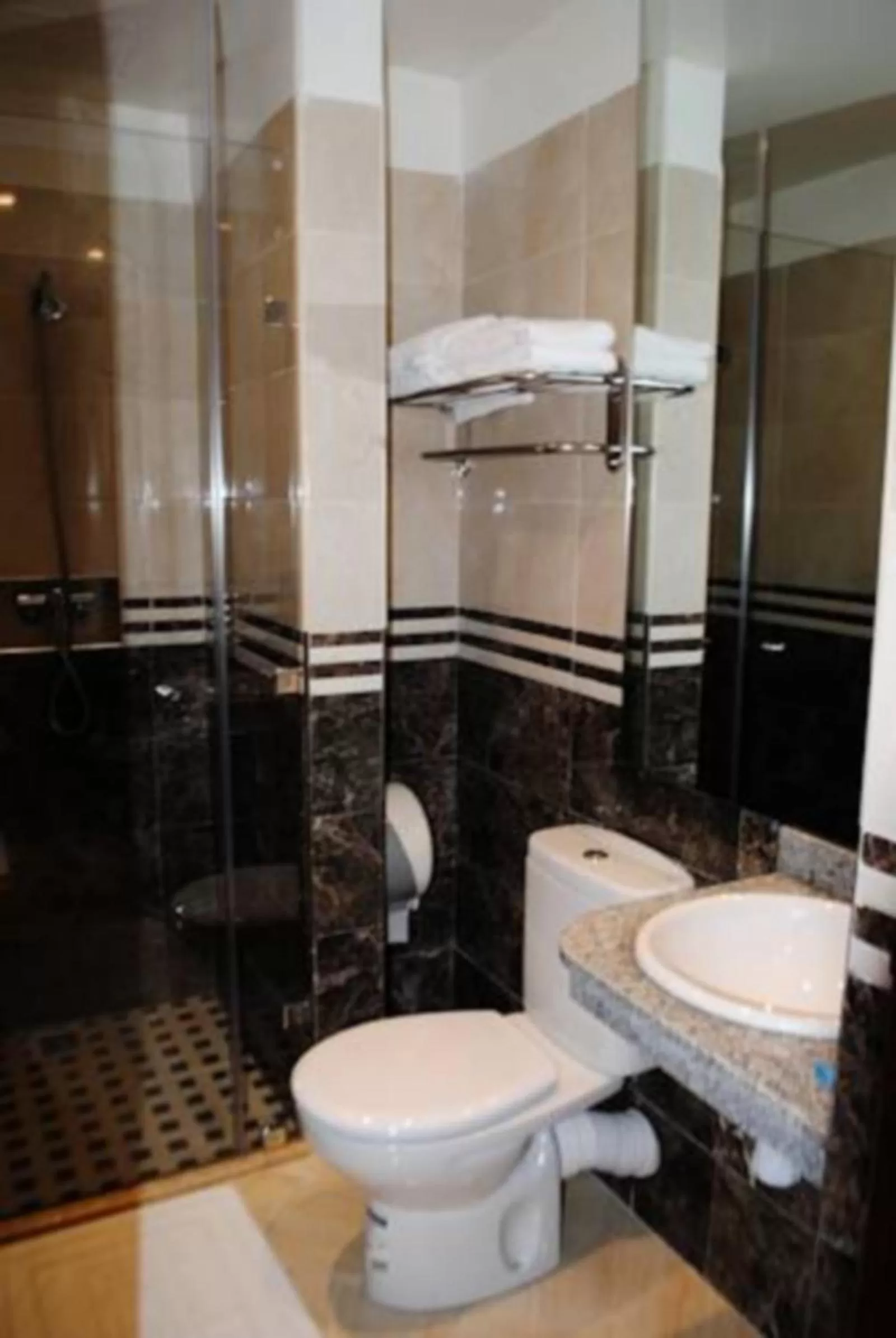 Bathroom in Résidence Hotelière Fleurie