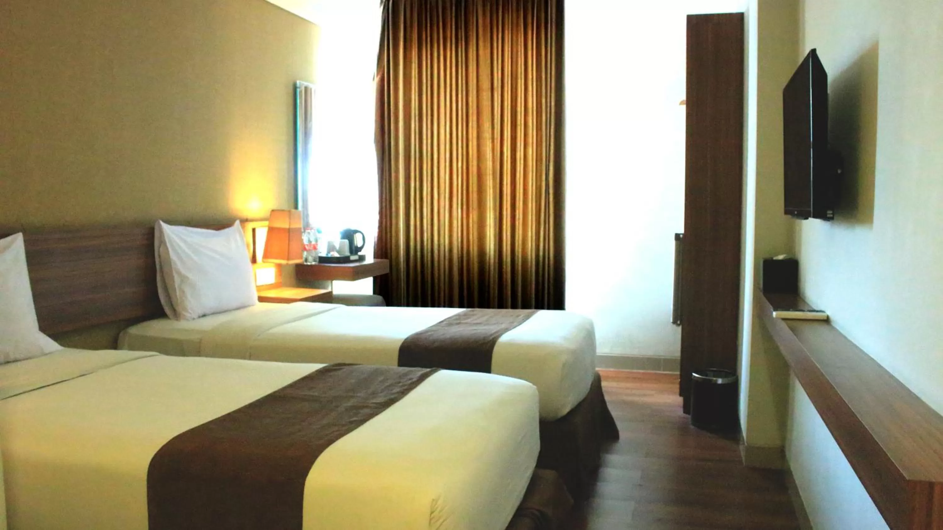 Superior Twin Room Only in LAMORA Sagan Yogyakarta - formerly H Boutique Yogyakarta