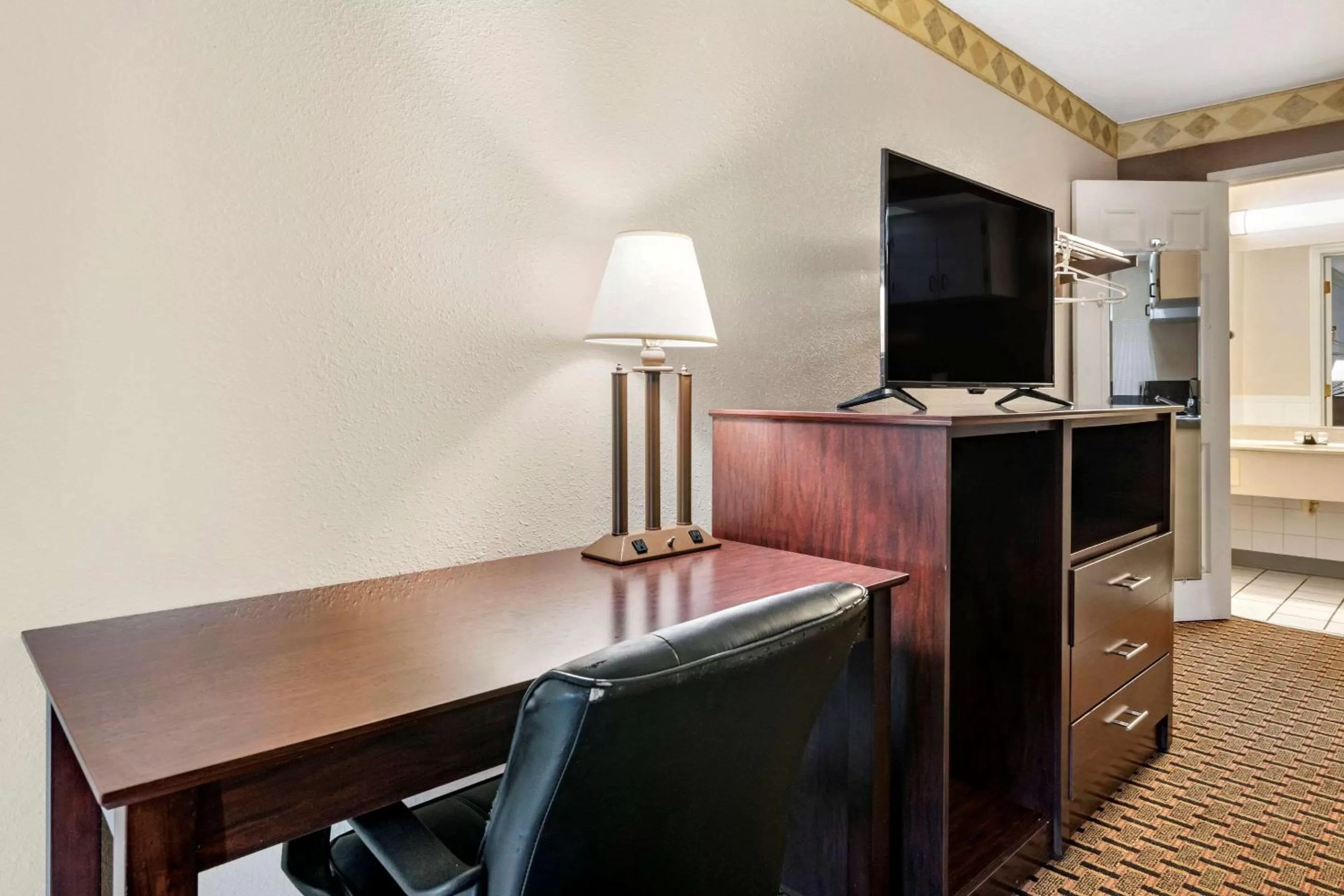 Photo of the whole room in Rodeway Inn New Port Richey