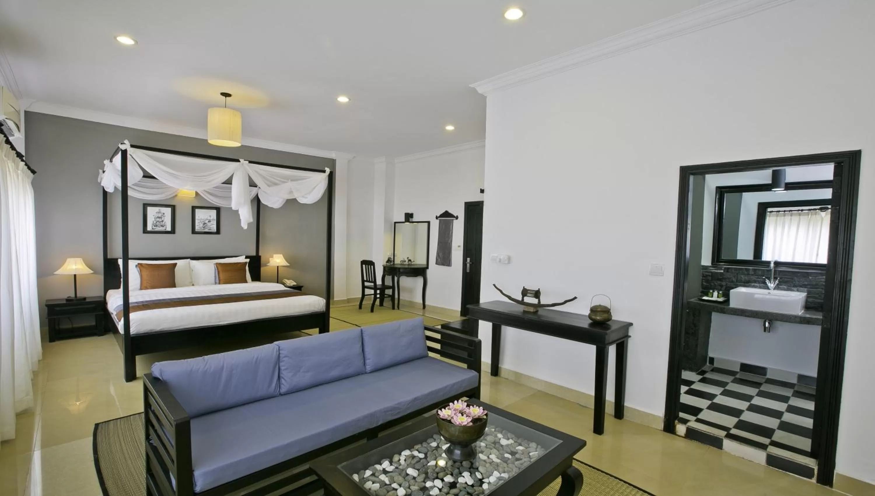 Photo of the whole room in The Cyclo d'Angkor Boutique Hotel