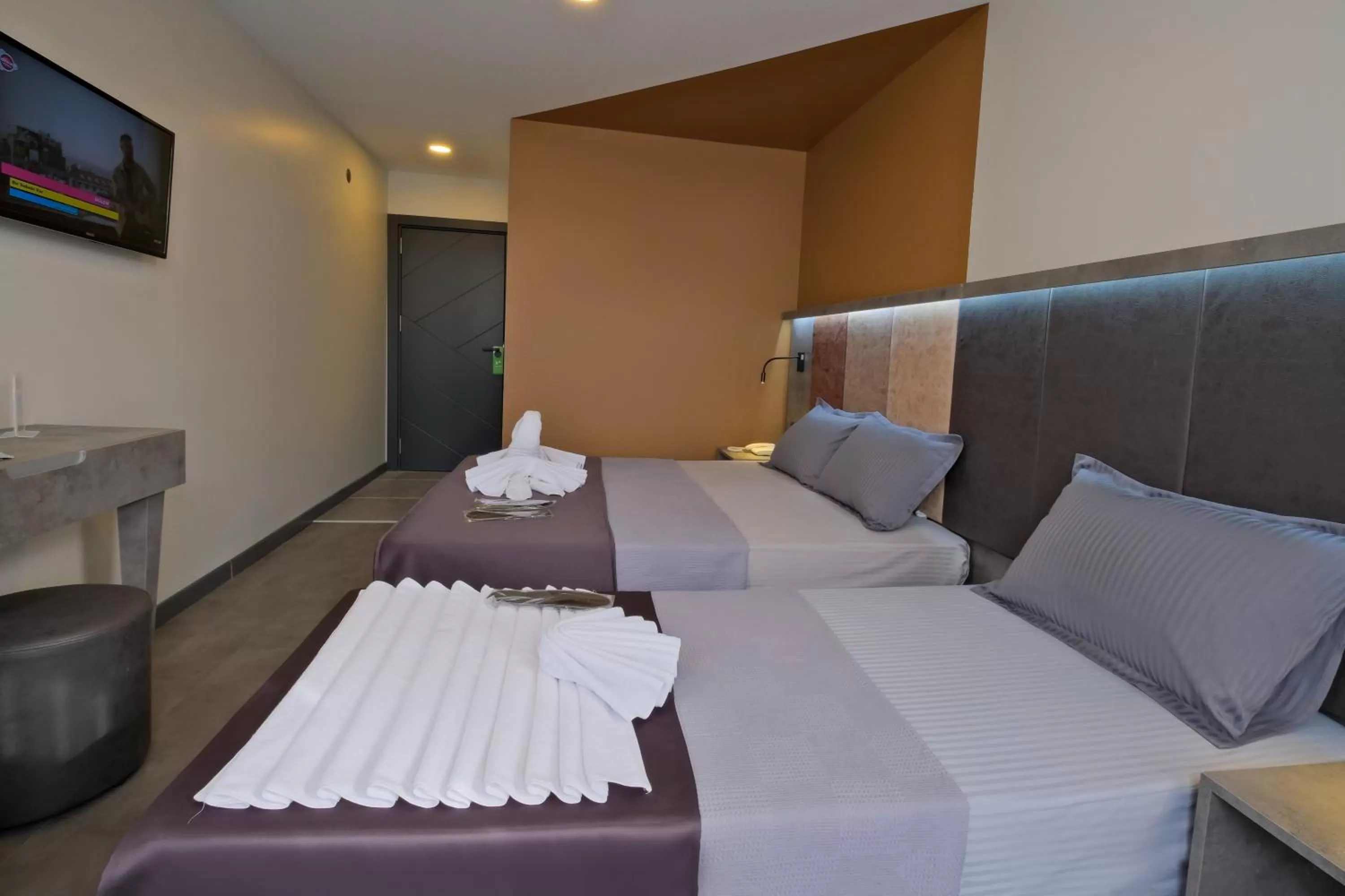 Bed in The Queen Hotel