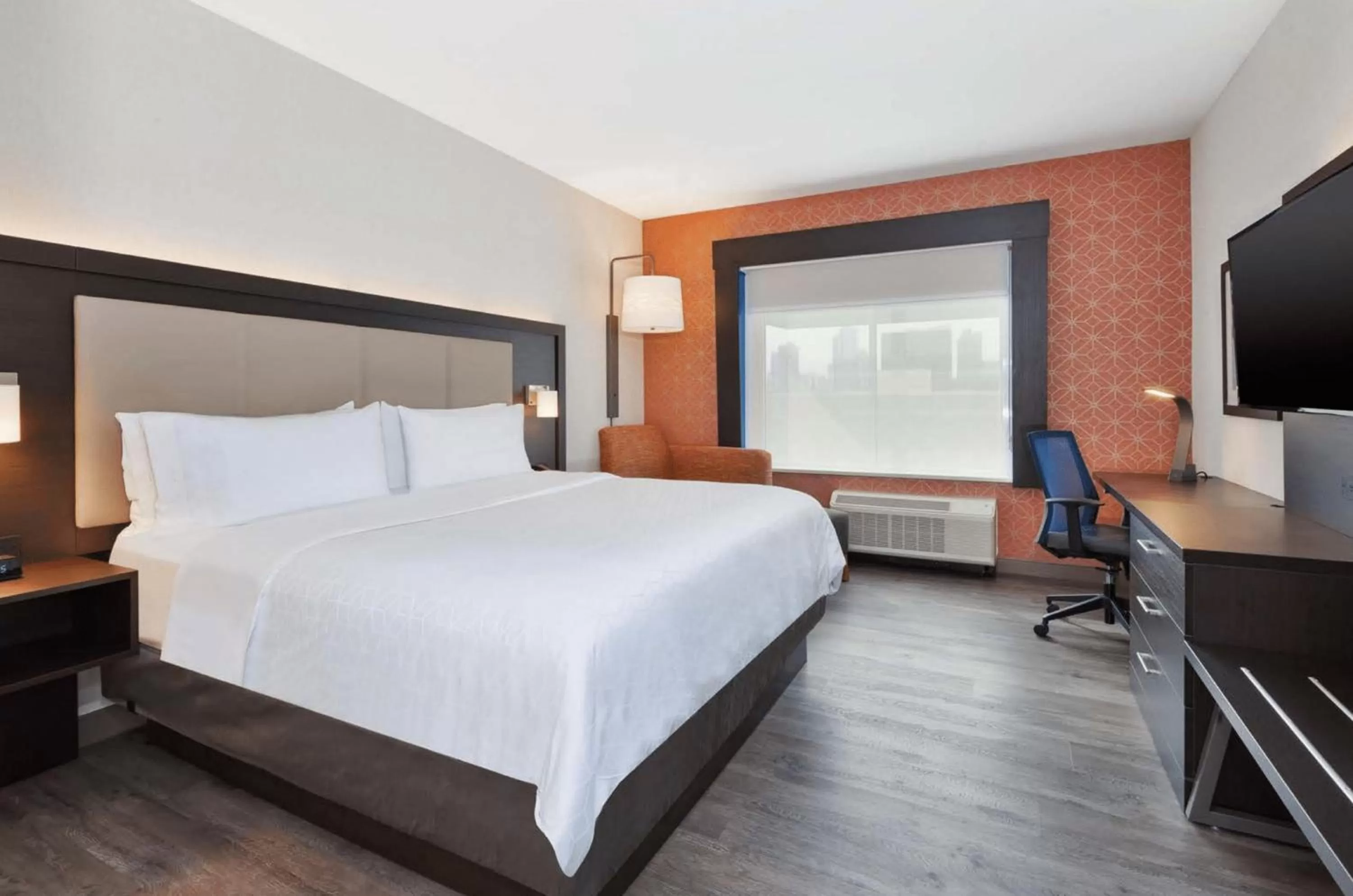 Bed in Holiday Inn Express & Suites Jersey City - Holland Tunnel by IHG