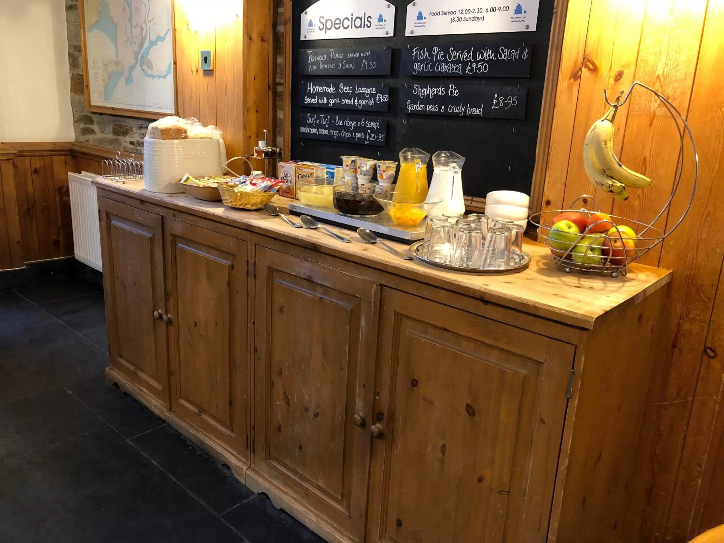 Restaurant/places to eat in The Galleon Inn