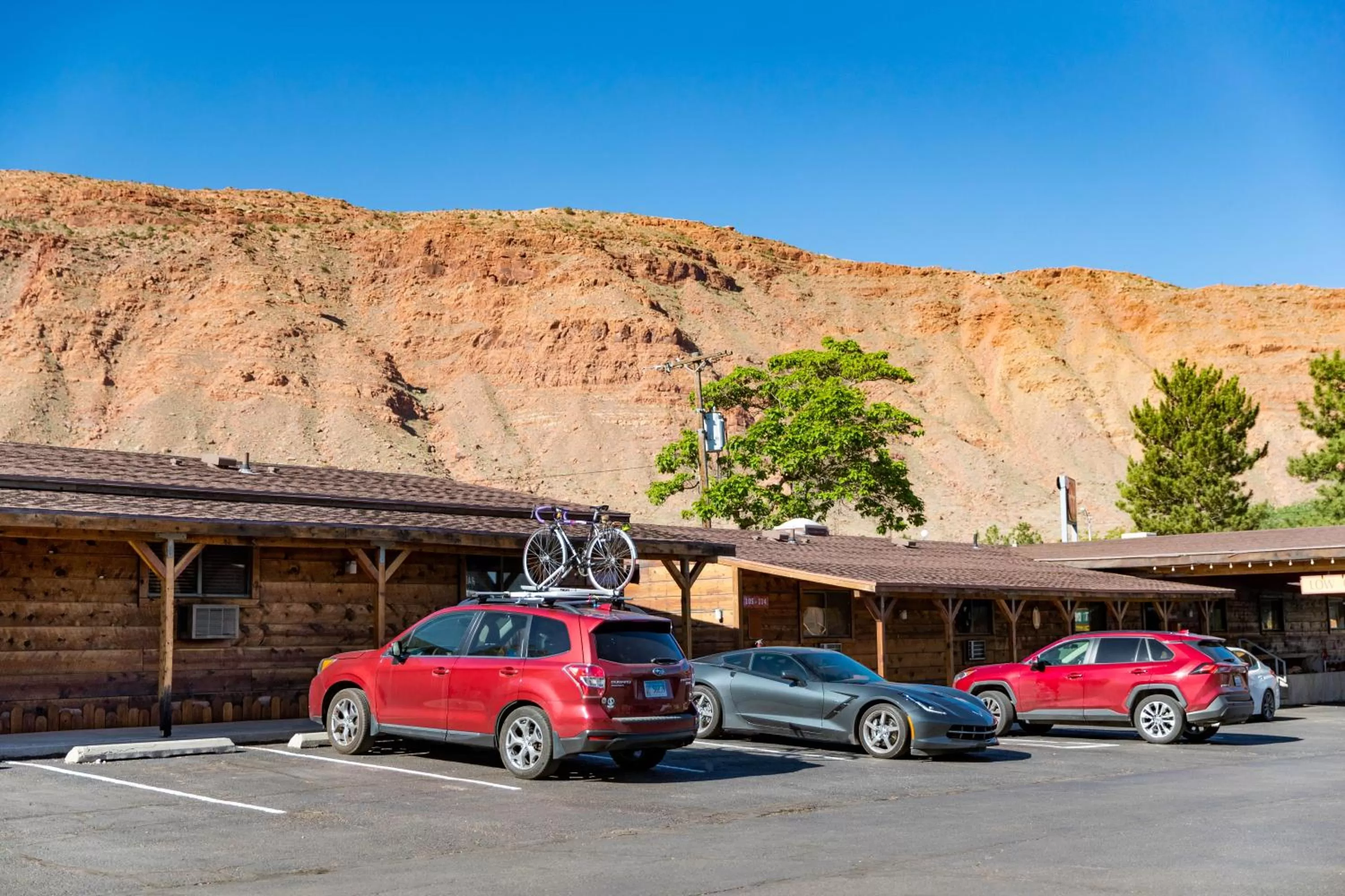Parking in Red Stone Inn