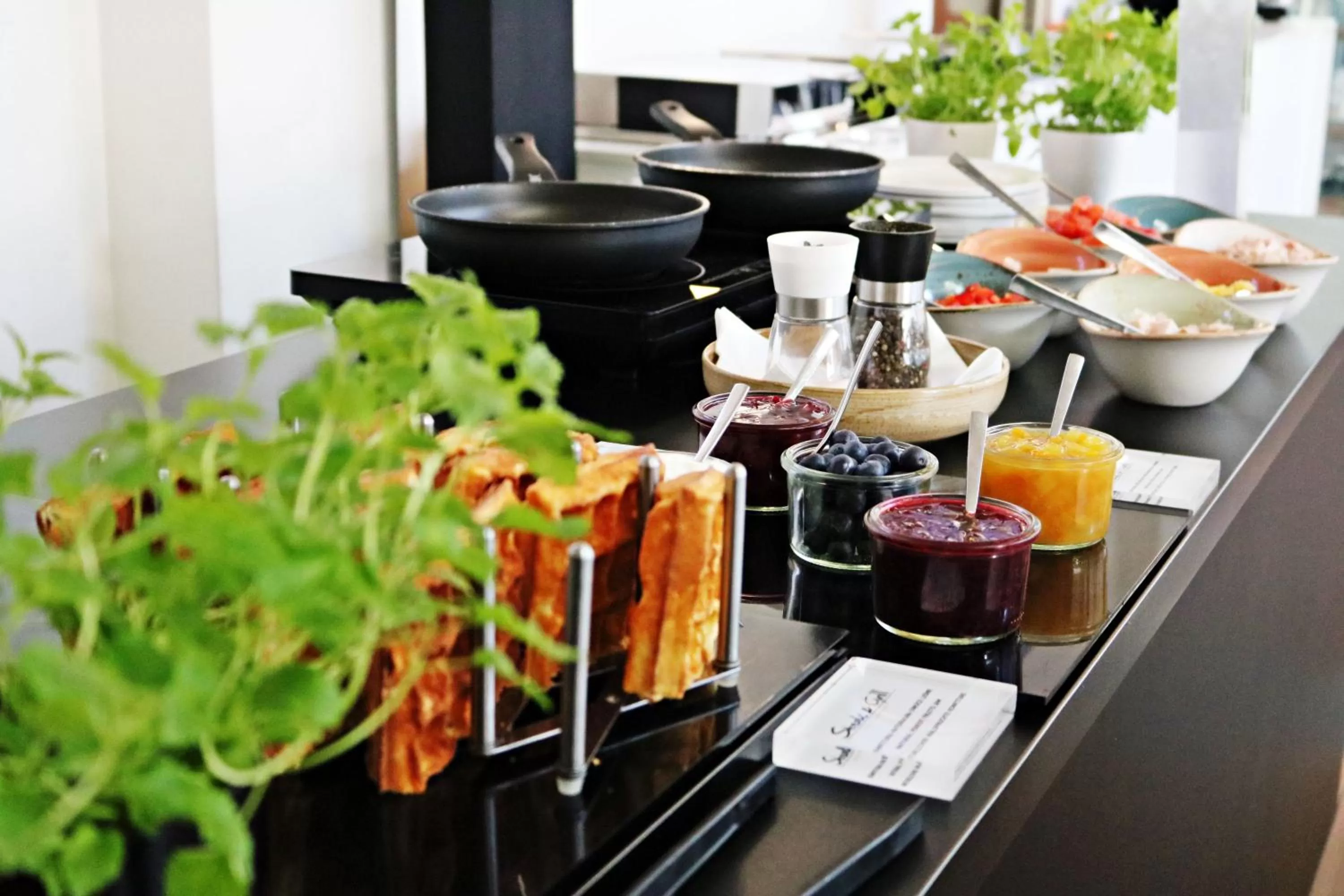 Breakfast in Hotel Moderno Poznań