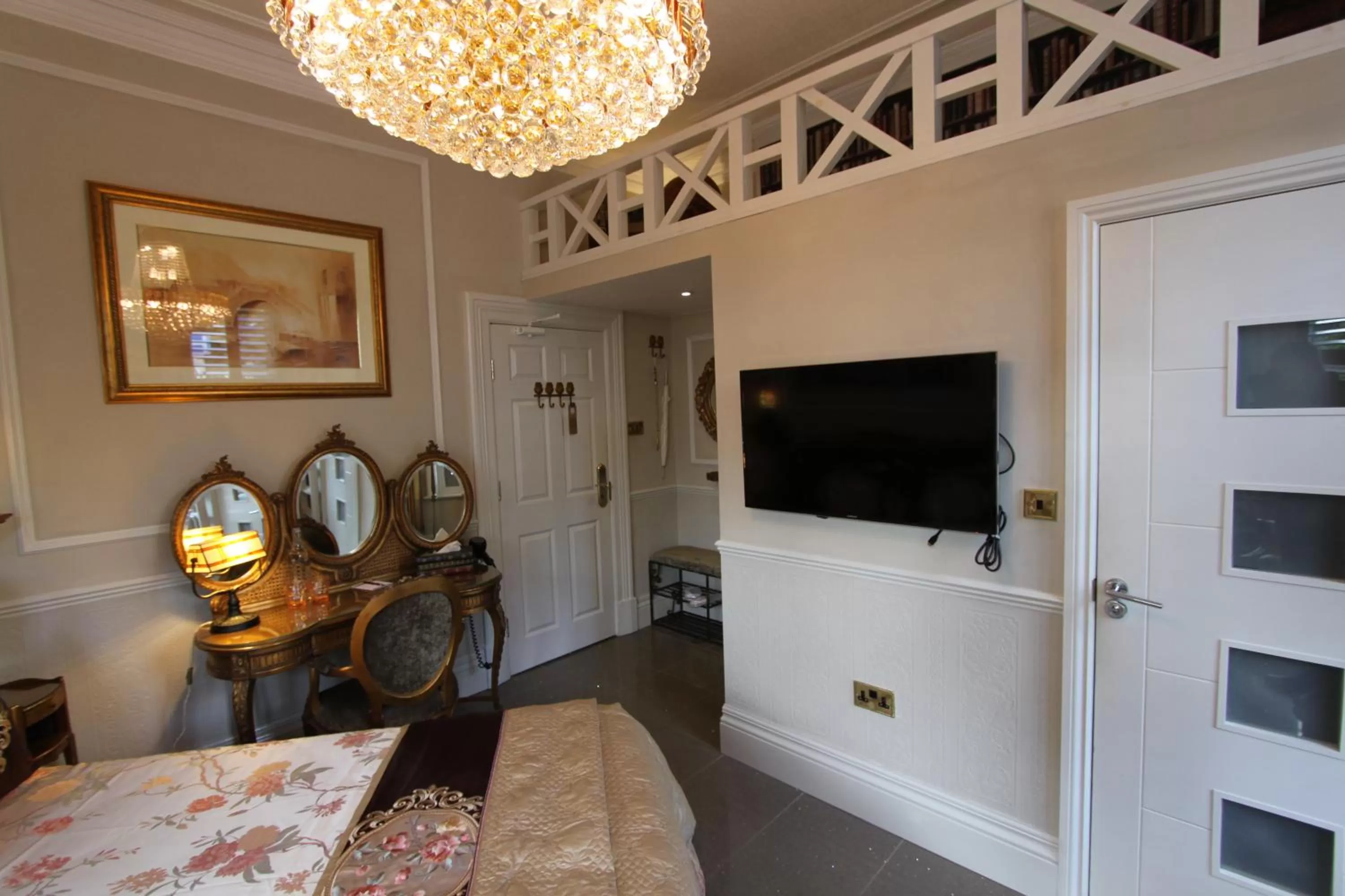 Photo of the whole room in Tower Guest House