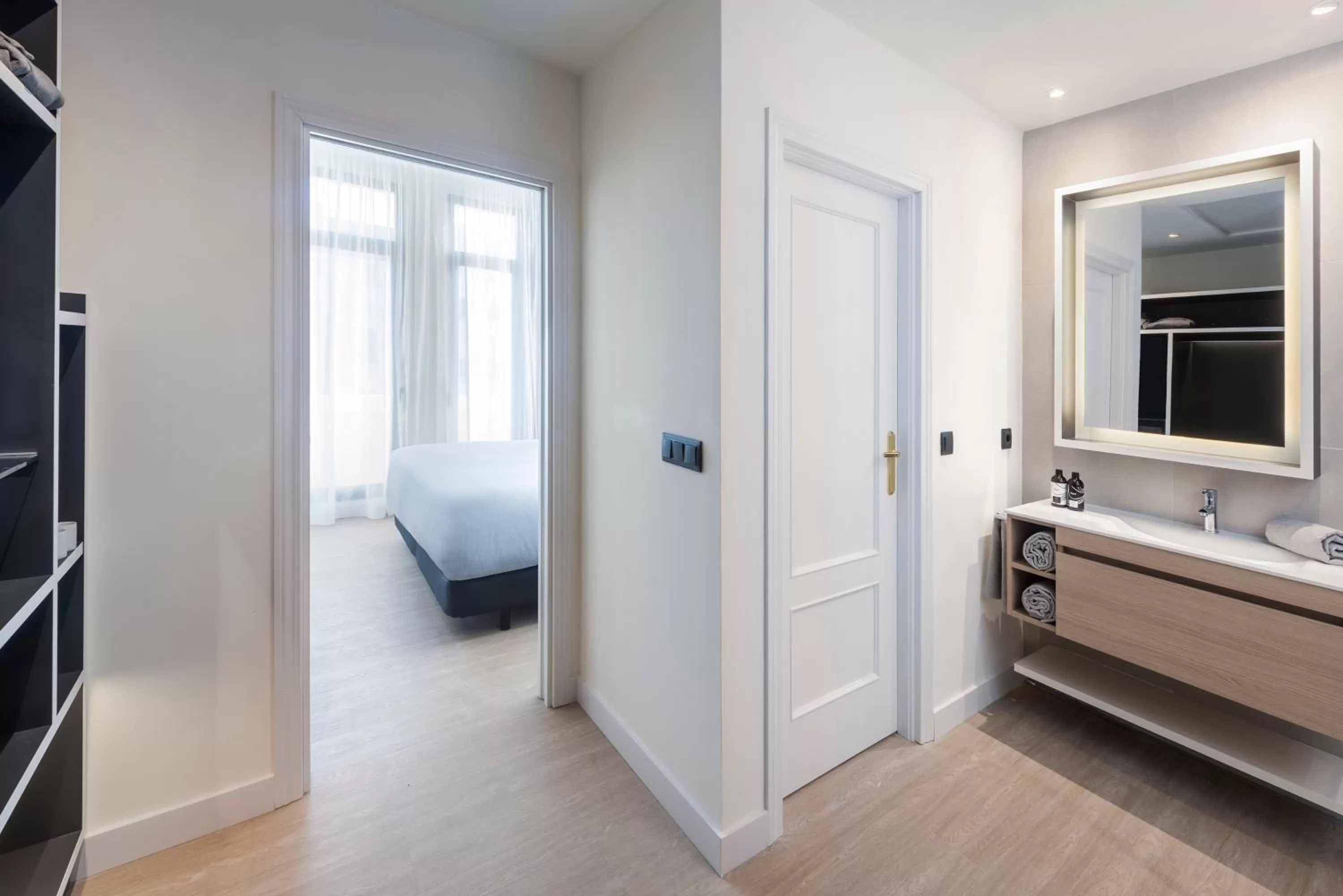 Bathroom, Bed in INNSIDE by Meliá Madrid Gran Vía