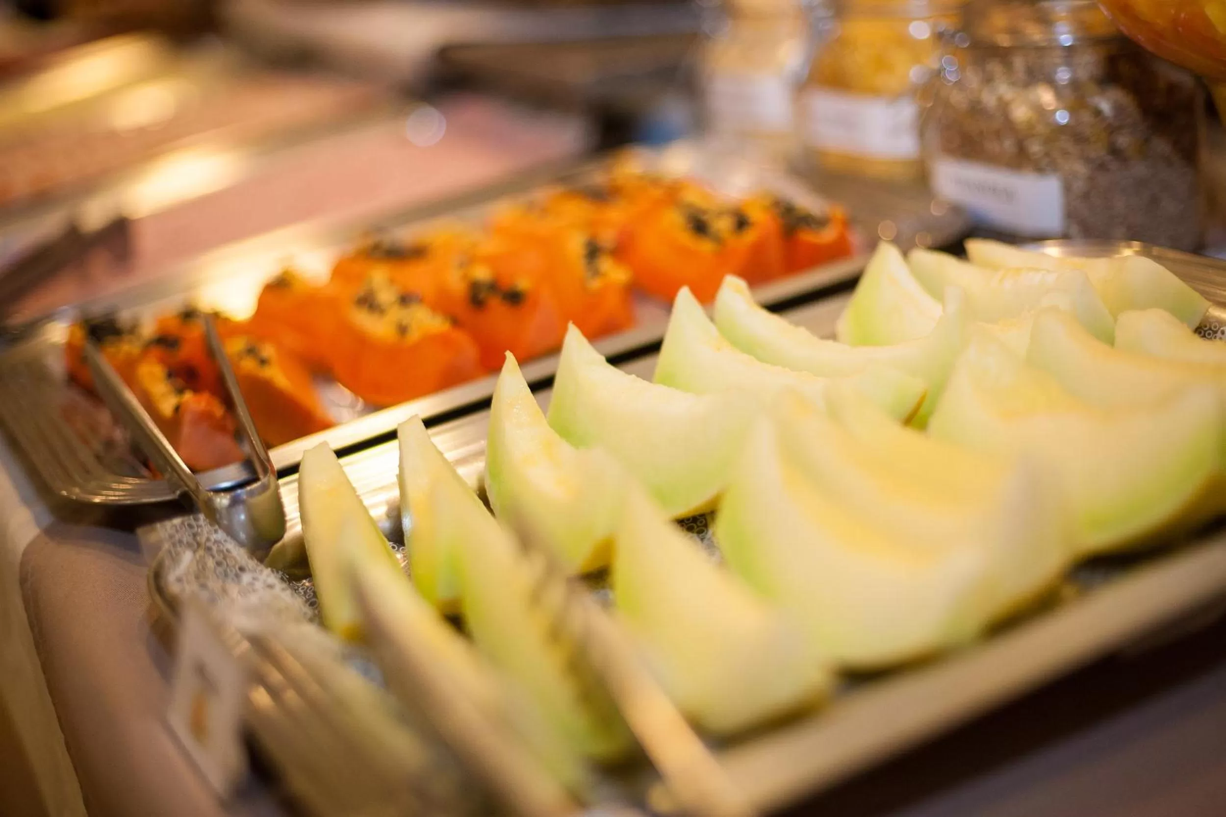 Area and facilities, Food in Tri Hotel Smart Caxias