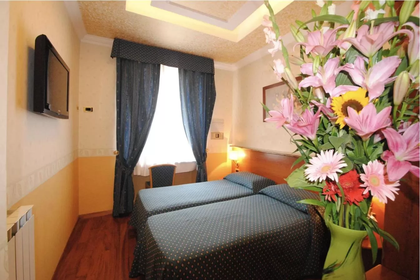 Bed in Hotel Verona Rome