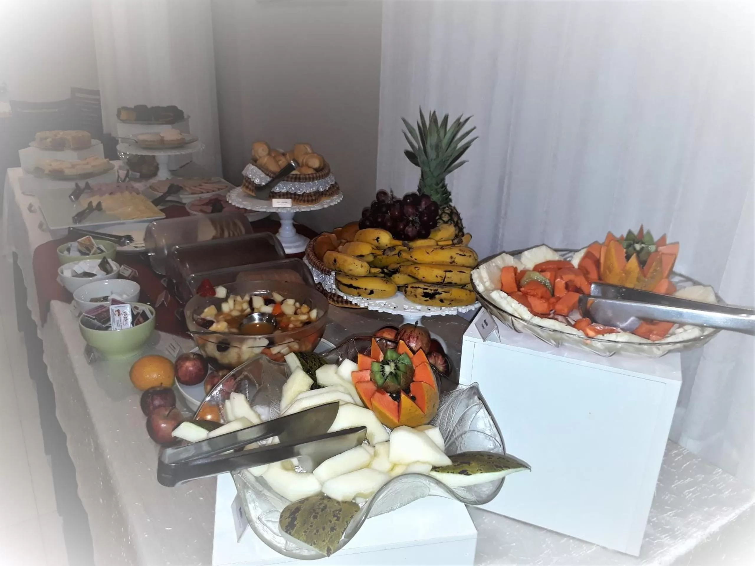 Restaurant/places to eat in Hotel Nelo