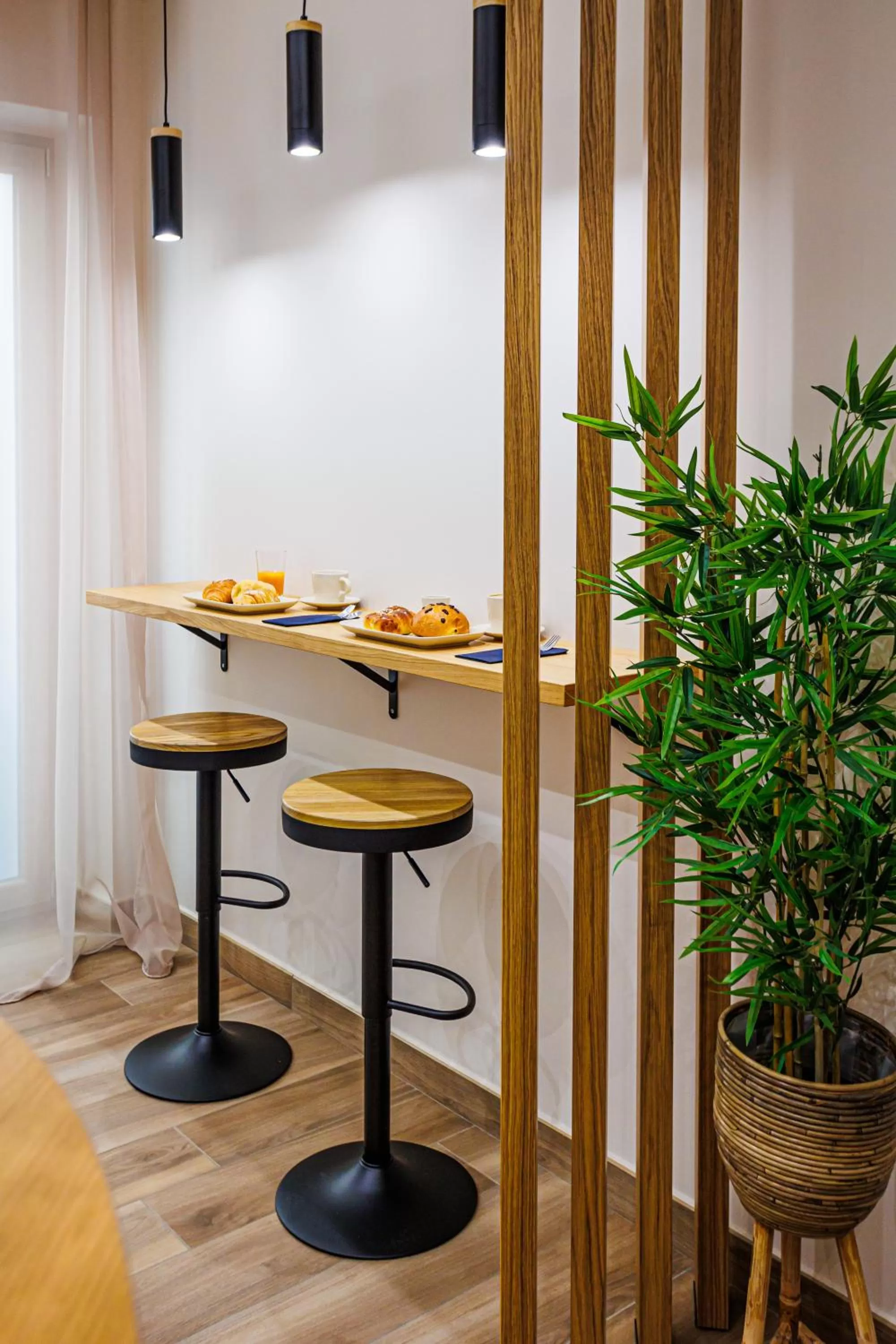 Breakfast in Peca's room