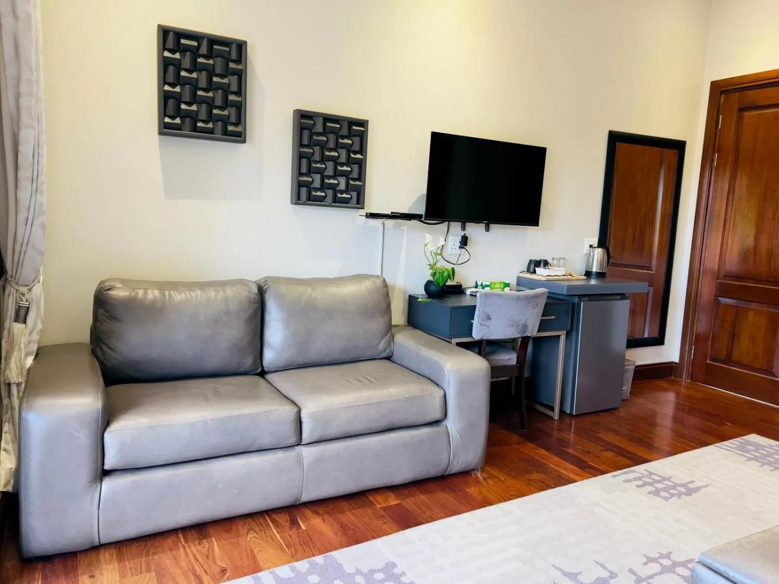 Photo of the whole room in One O Eight Boutique Hotel