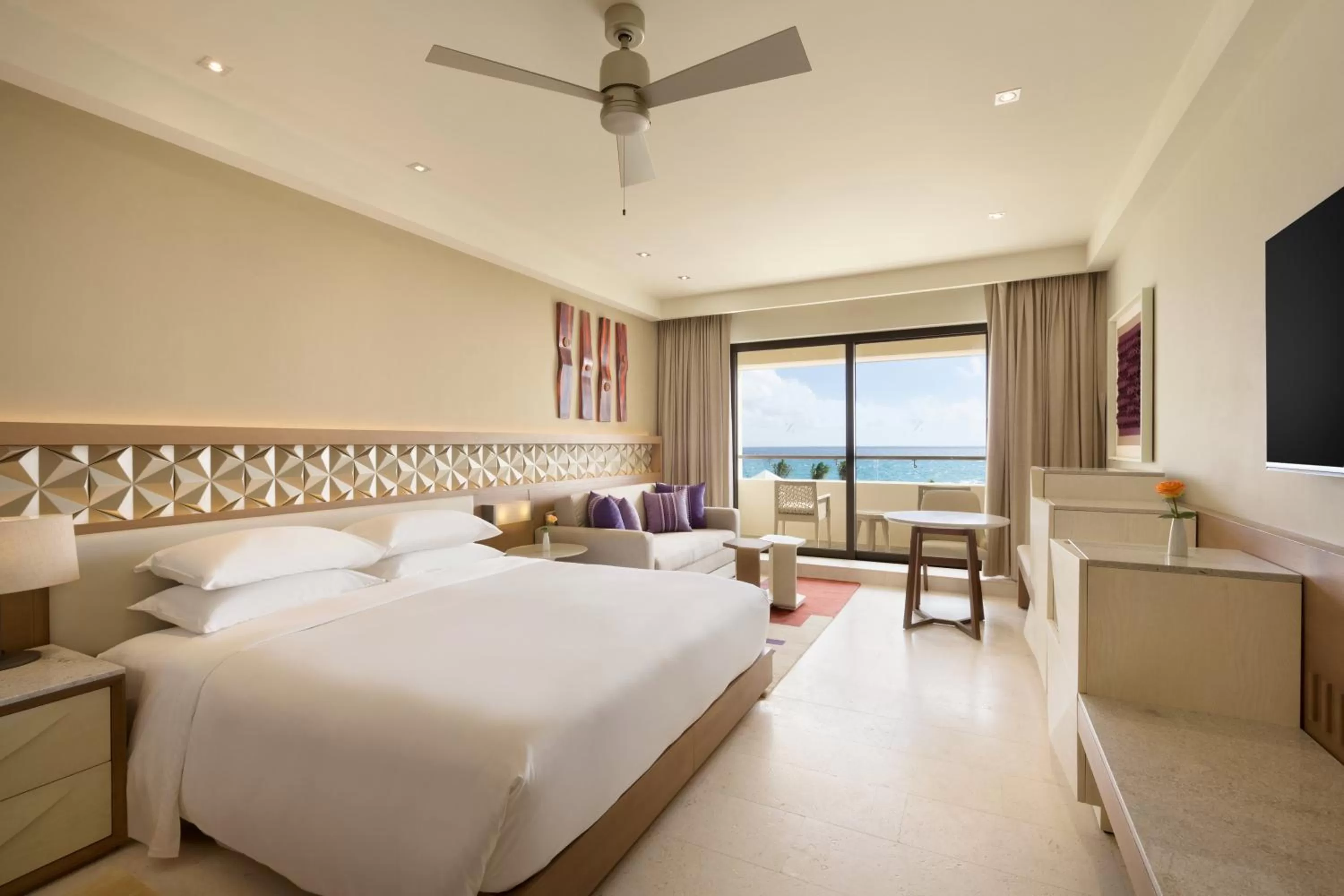 Club King Room - single occupancy - Oceanfront in Hyatt Ziva Cancun All-Inclusive
