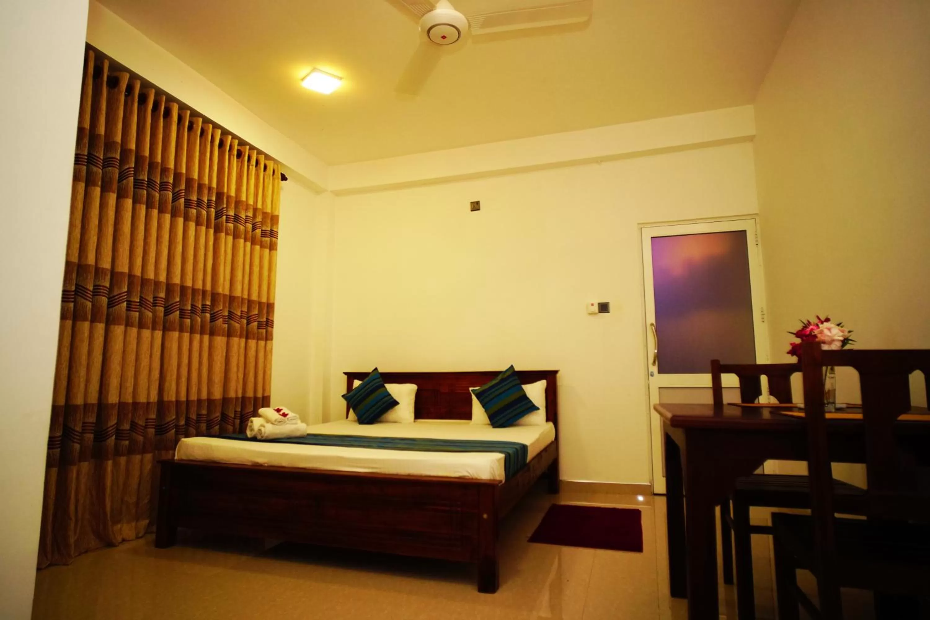 Photo of the whole room, Bed in Airport 4 Season Transit Hotel