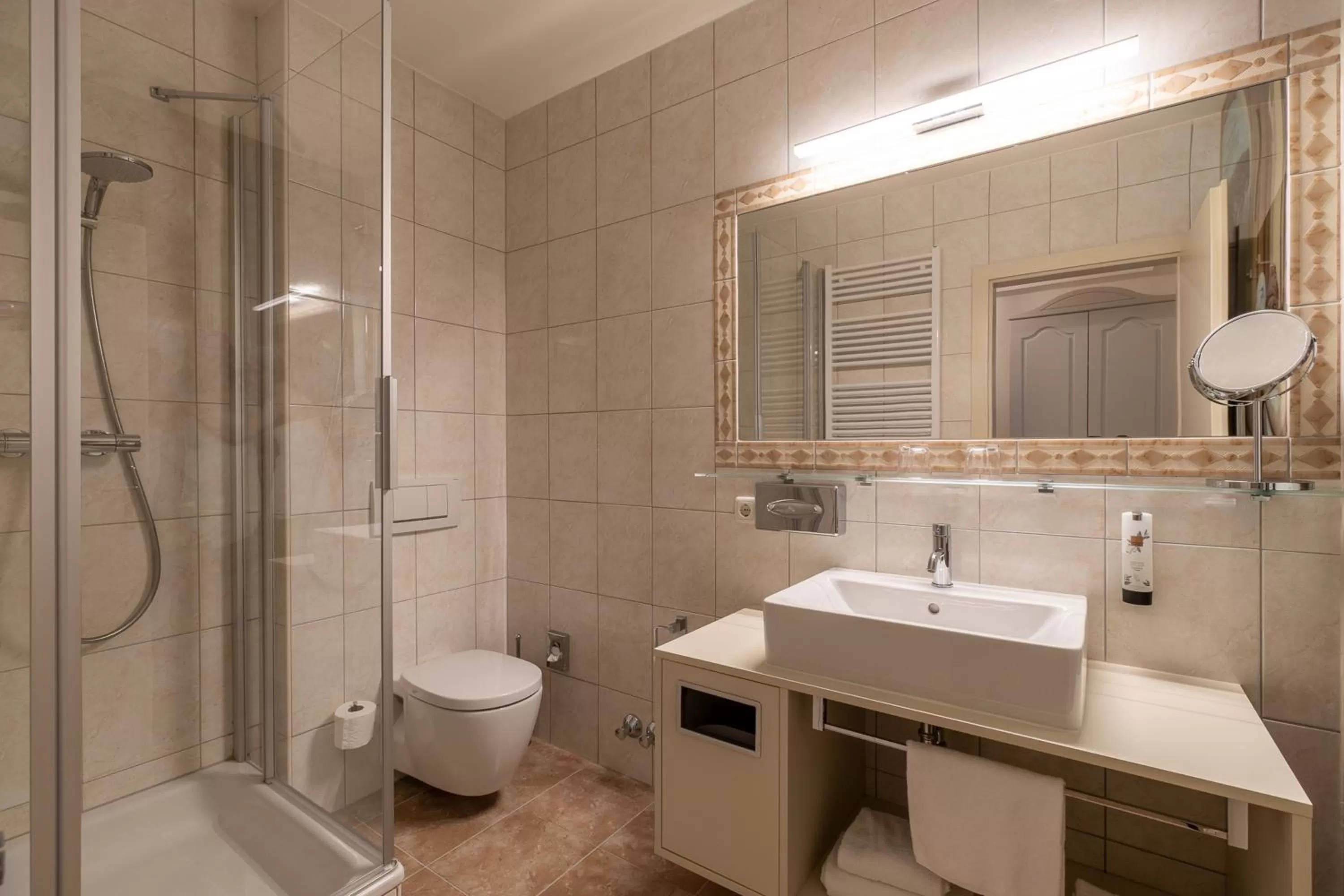 Bathroom in Amedia Plaza Wels, Trademark Collection by Wyndham