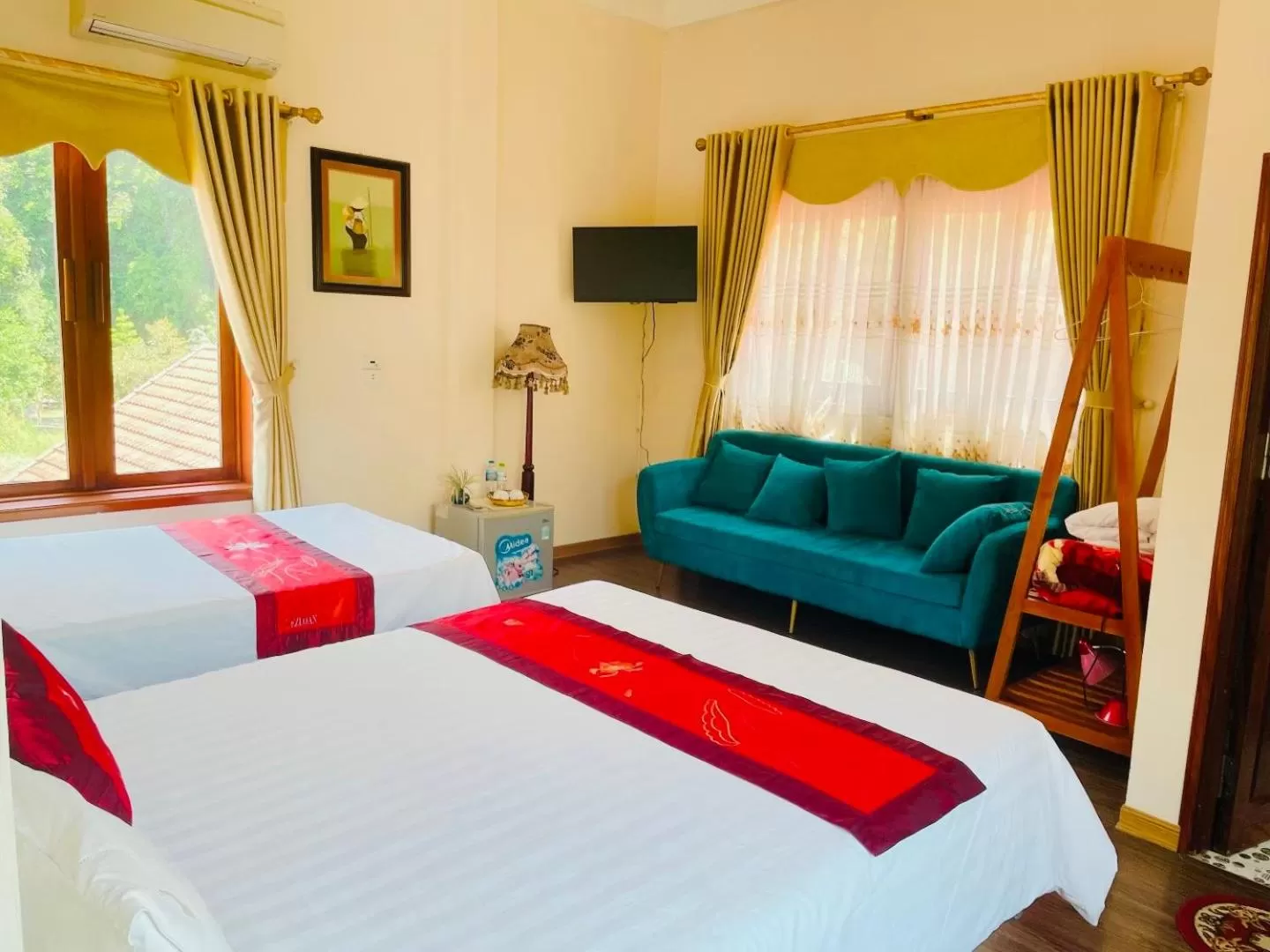 Bedroom, Bed in Chez Loan Hotel