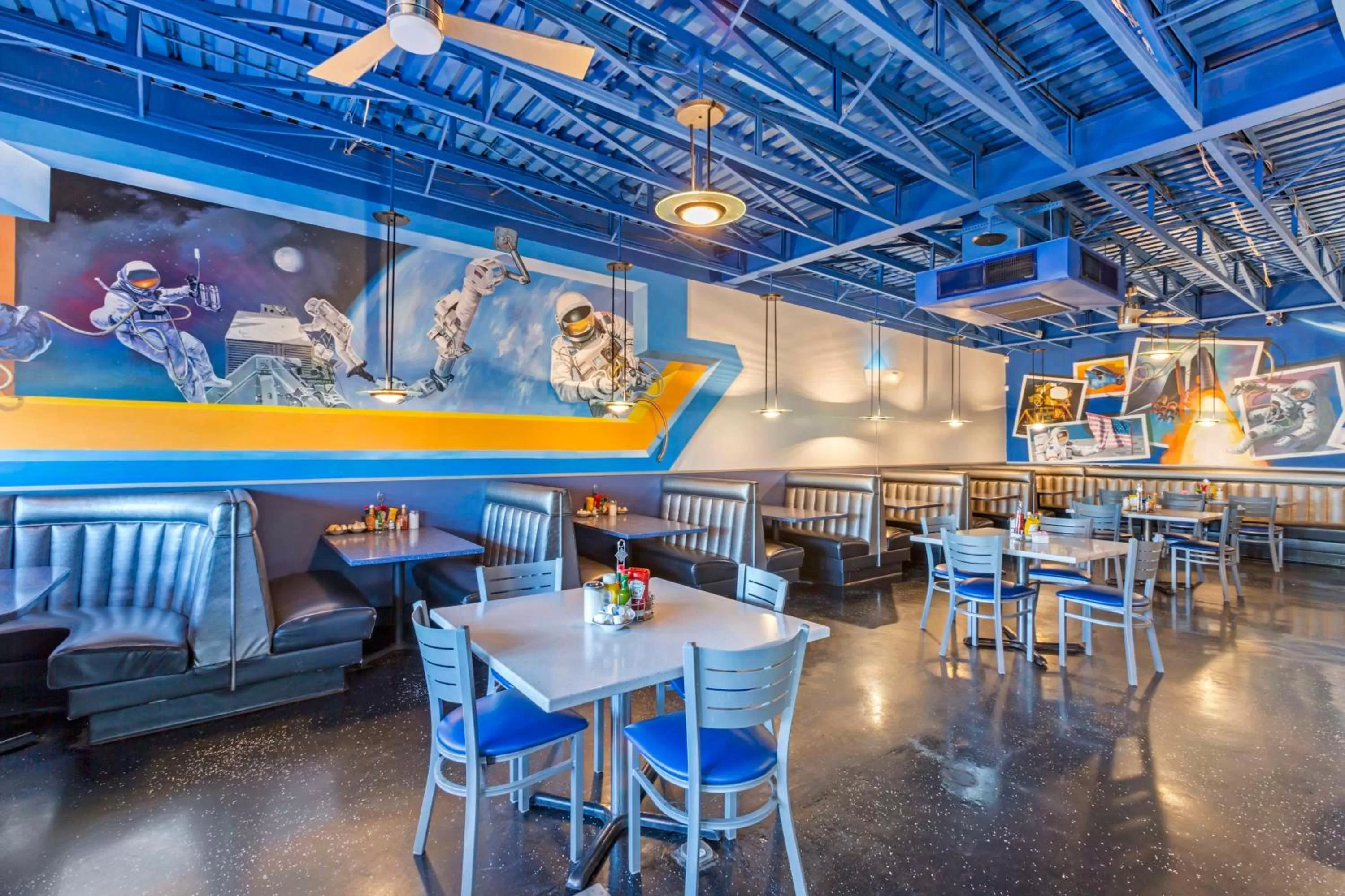 Breakfast in Best Western Space Age Lodge