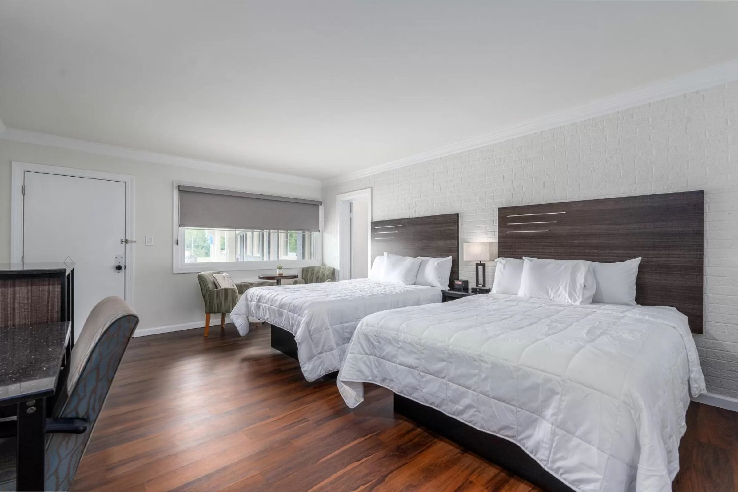 Photo of the whole room, Bed in Crewe Boutique Inn