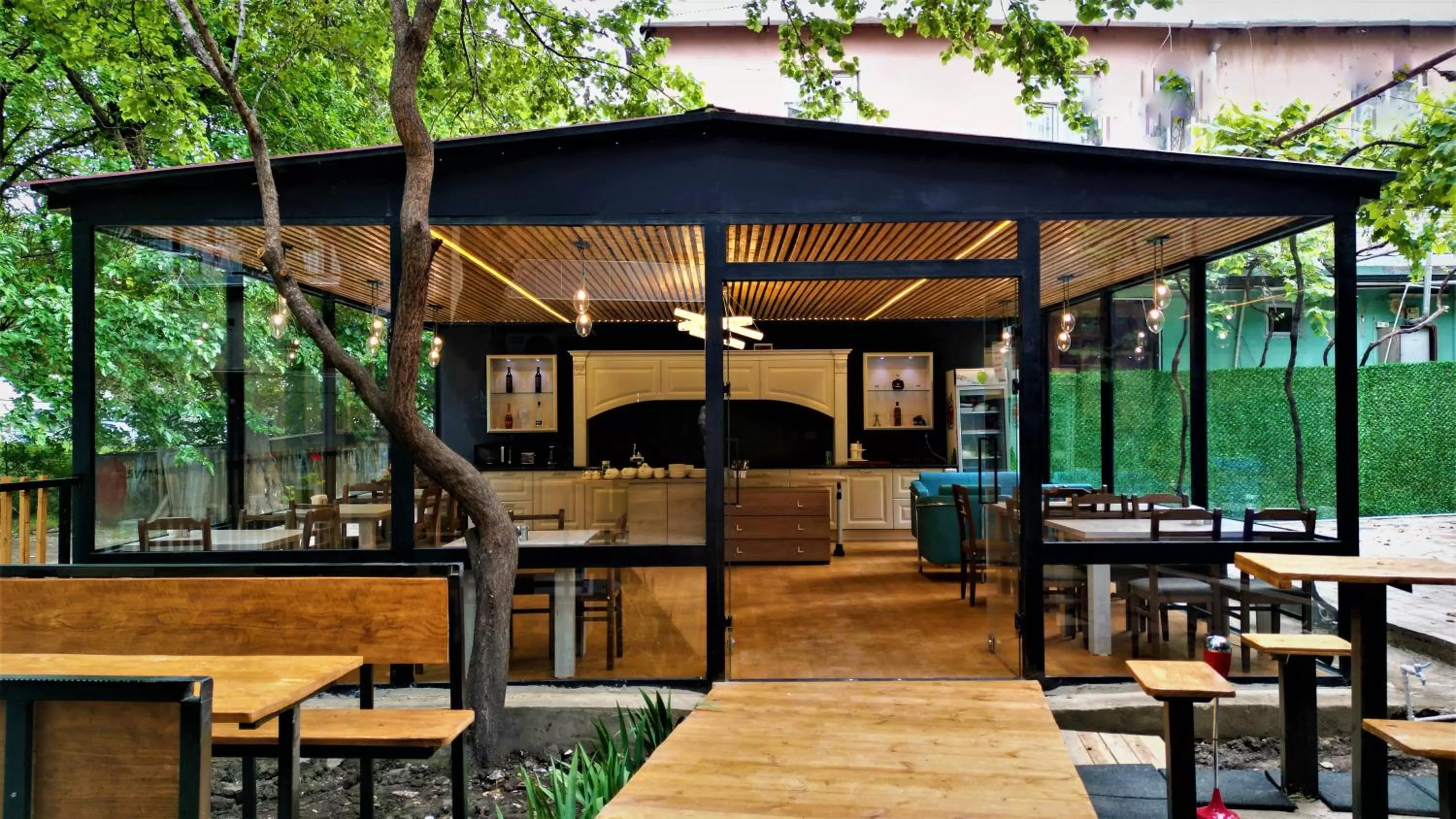 Restaurant/places to eat in Hotel Salosi