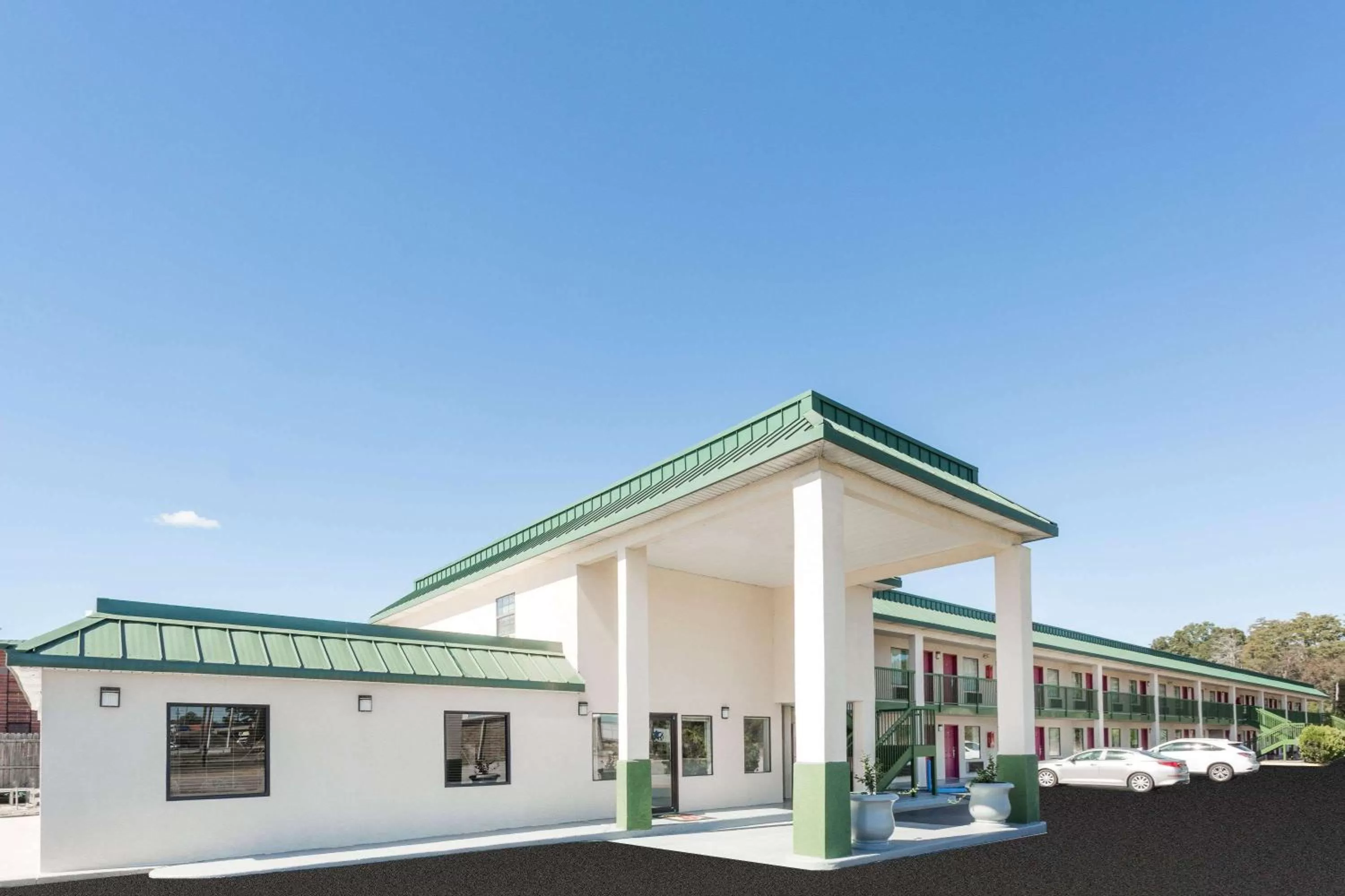 Property building in Super 8 by Wyndham Ashburn